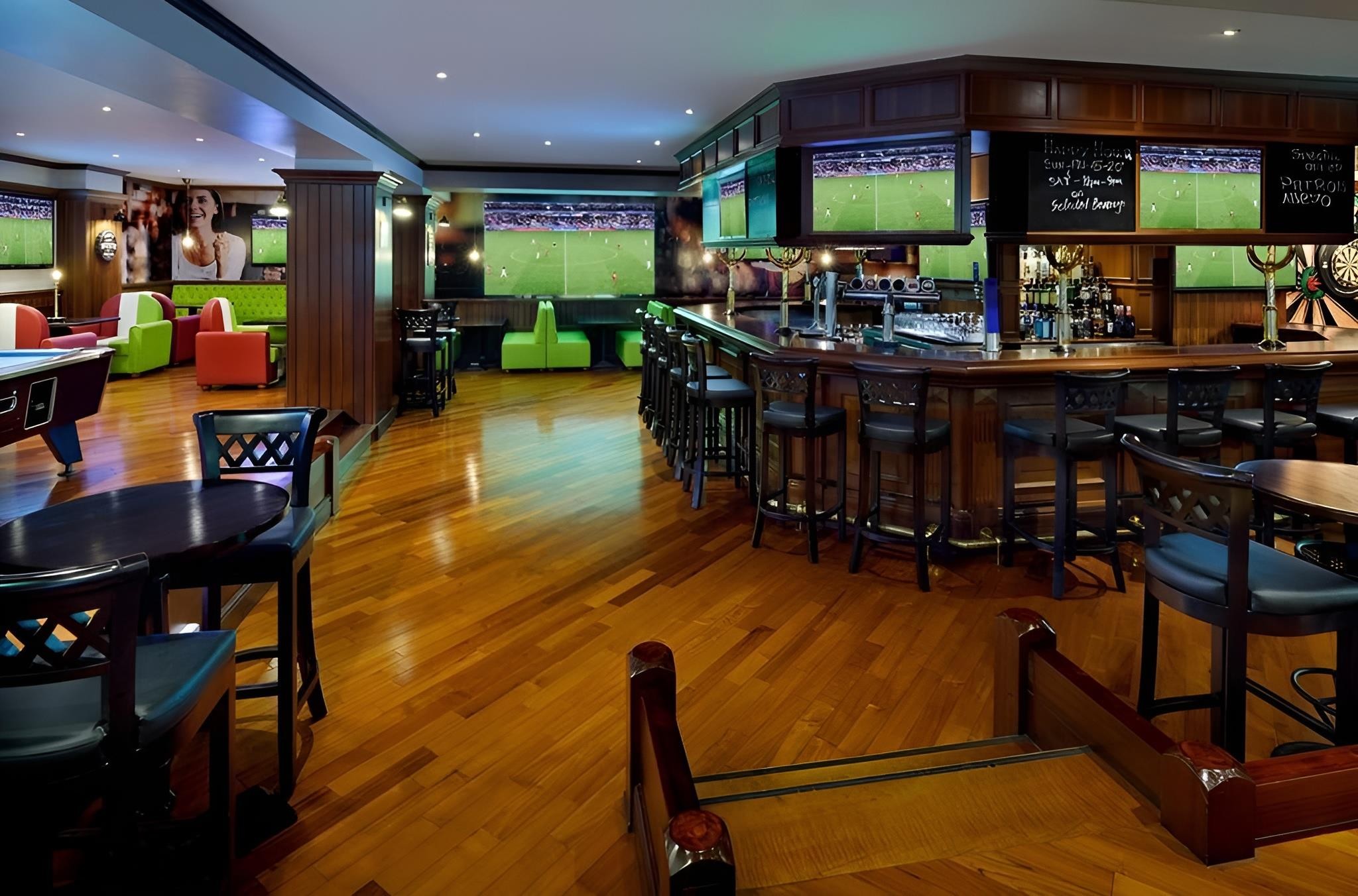 MÖVENPICK HOTEL & APARTMENTS BUR DUBAI 10