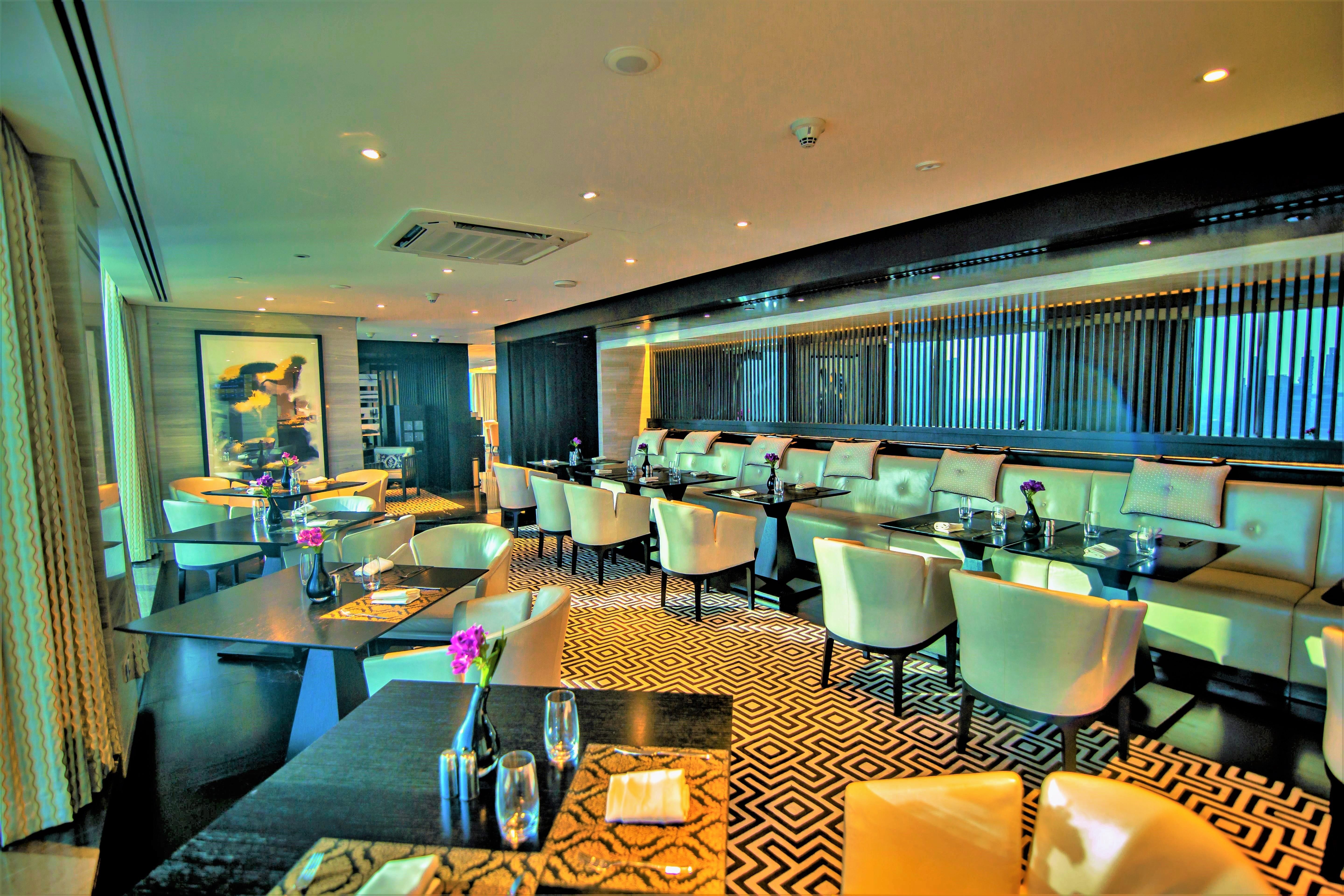 Pullman Dubai Downtown (Ex. Steigenberger Hotel) 8