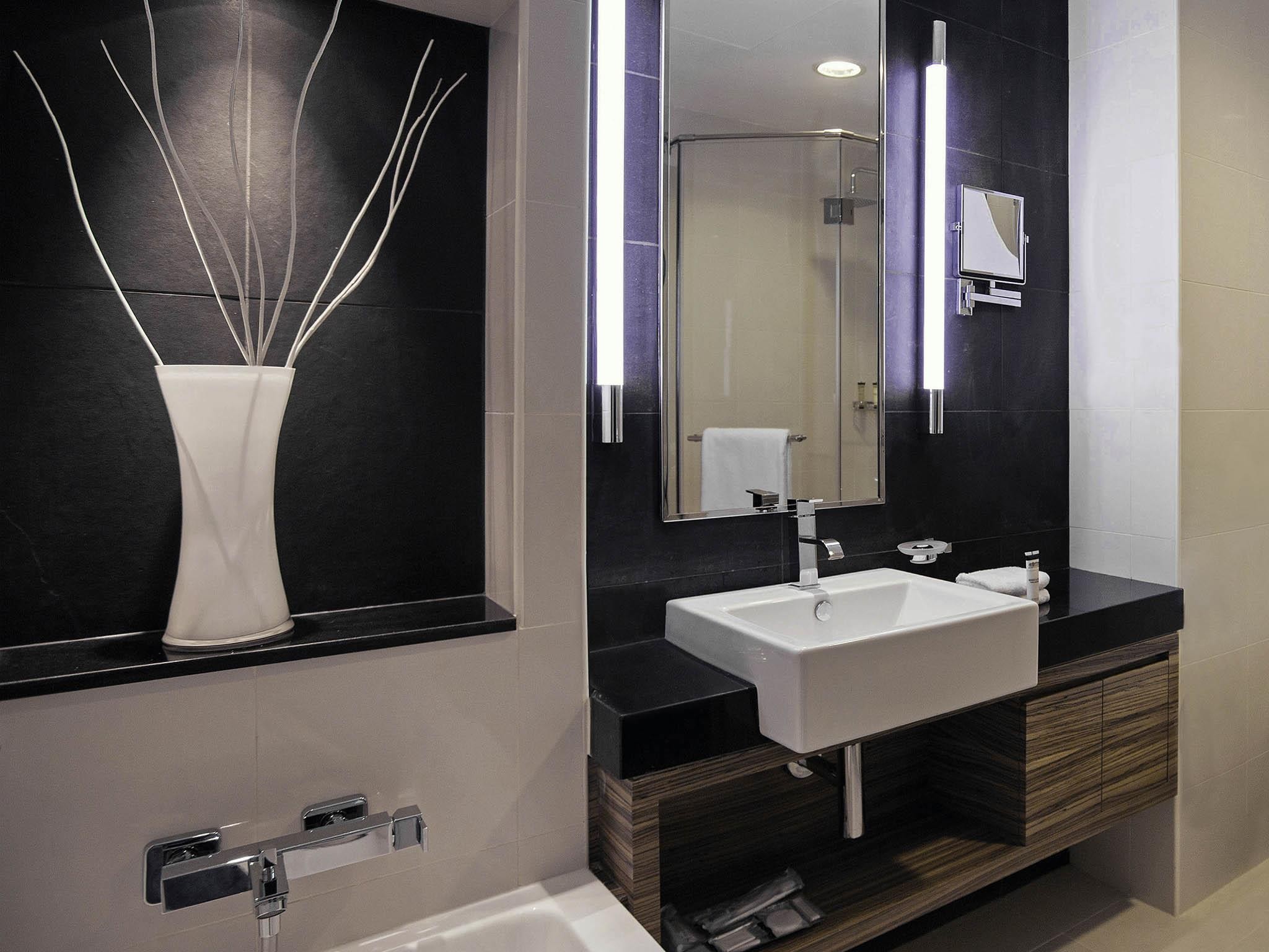 Pullman Dubai Jumeirah Lakes Towers 5