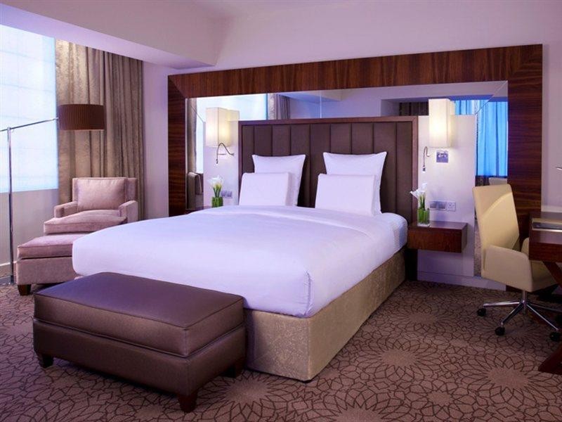 Sheraton Dubai Mall of the Emirates Hotel 10