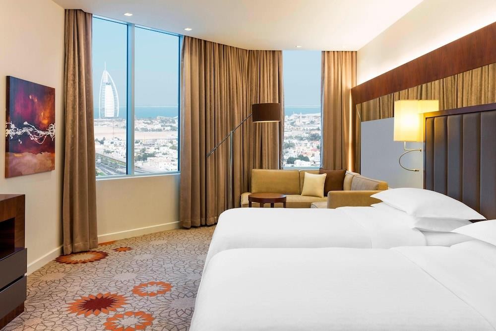 Sheraton Dubai Mall of the Emirates Hotel 4