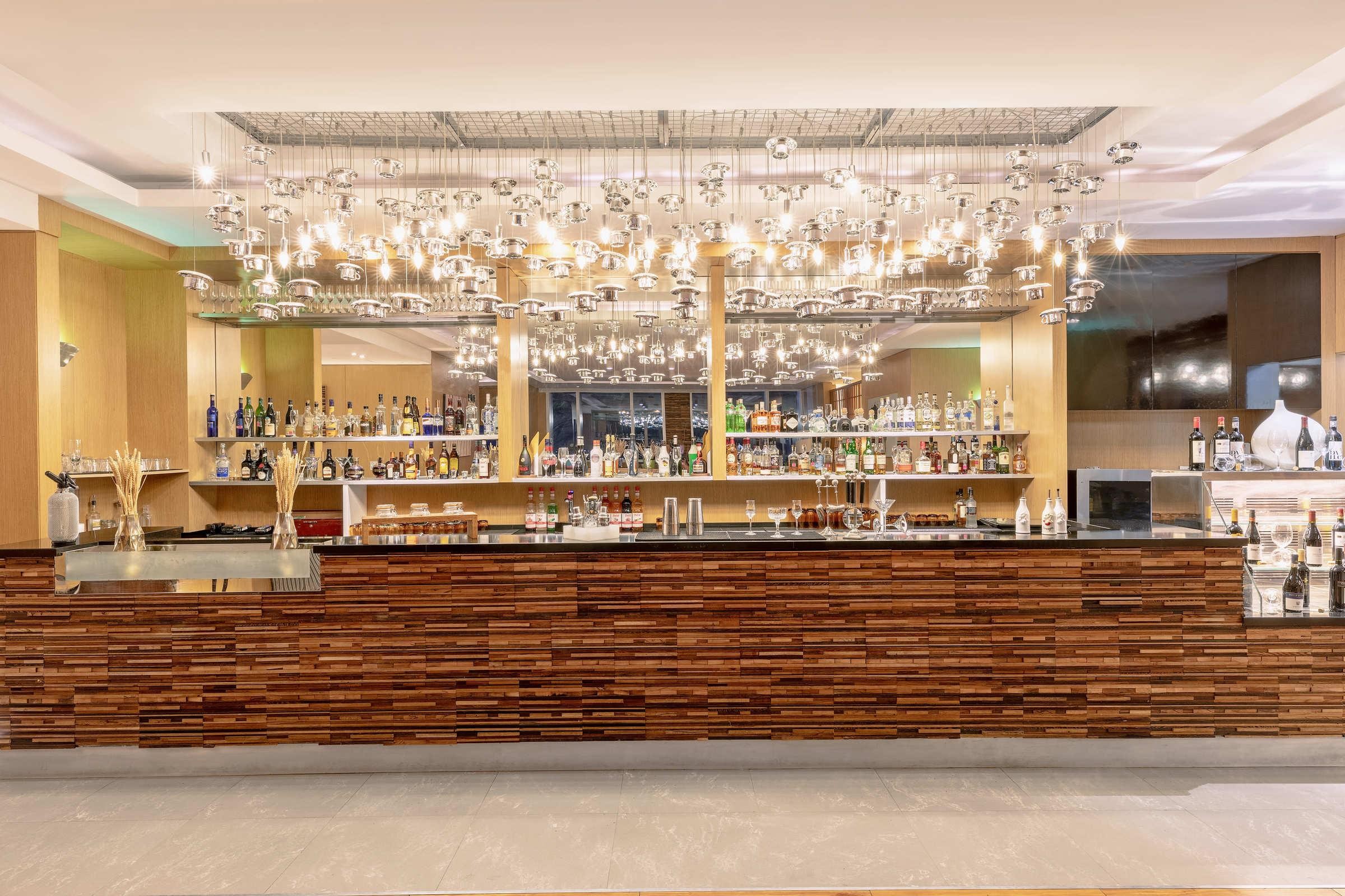 V Hotel Dubai, Curio Collection by Hilton 13