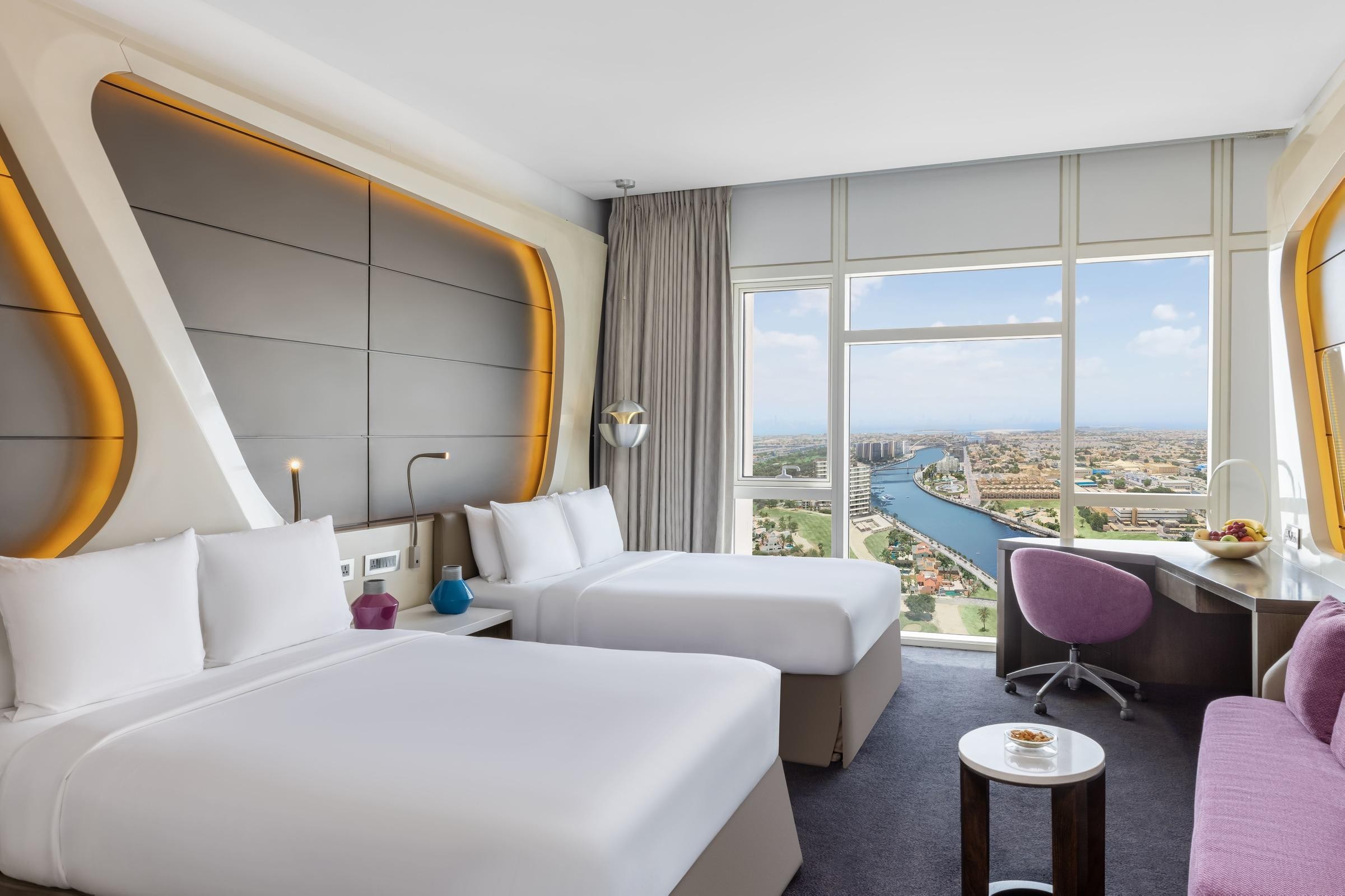V Hotel Dubai, Curio Collection by Hilton 4