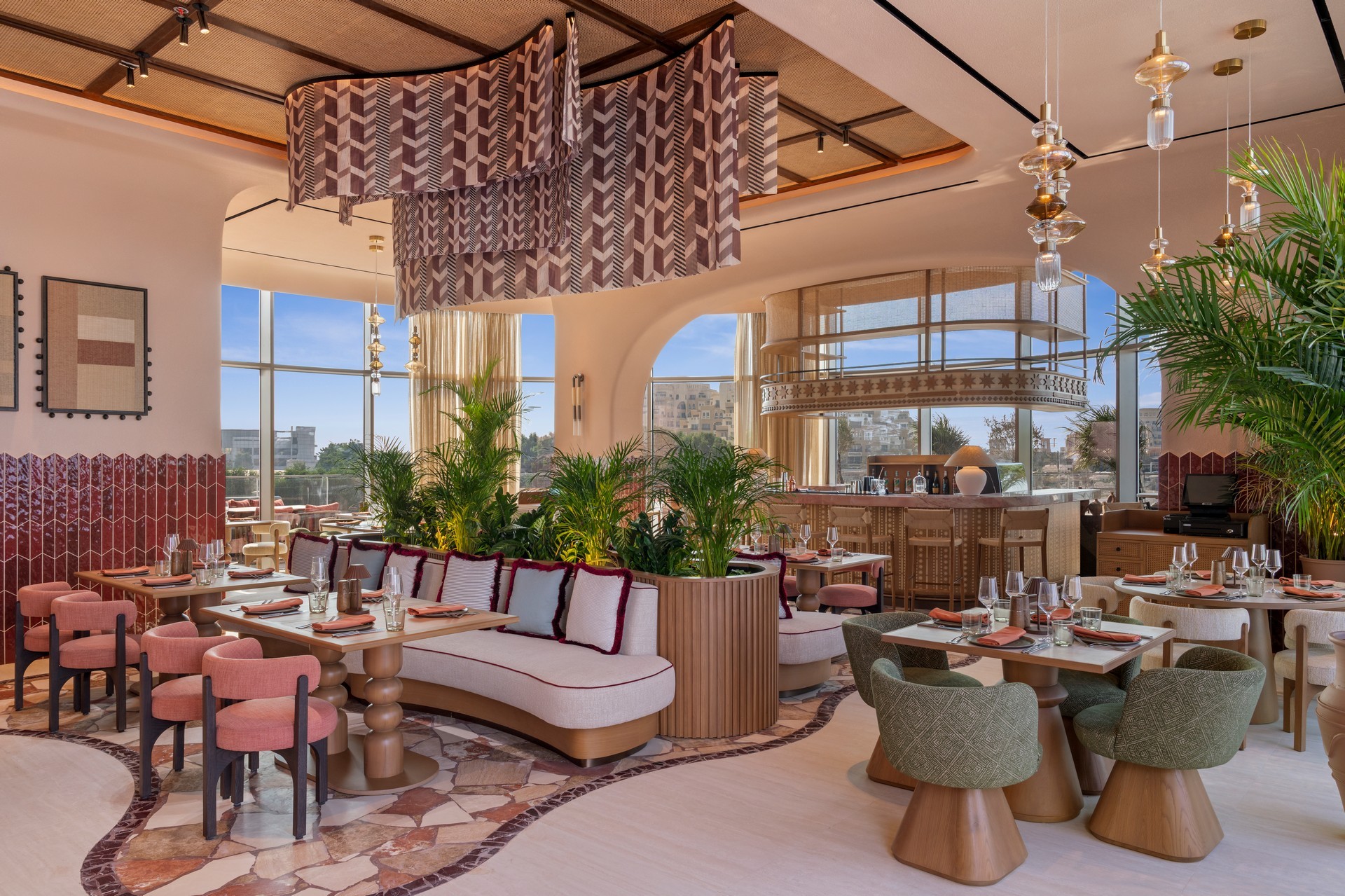 SO/ Ras Al Khaimah  18