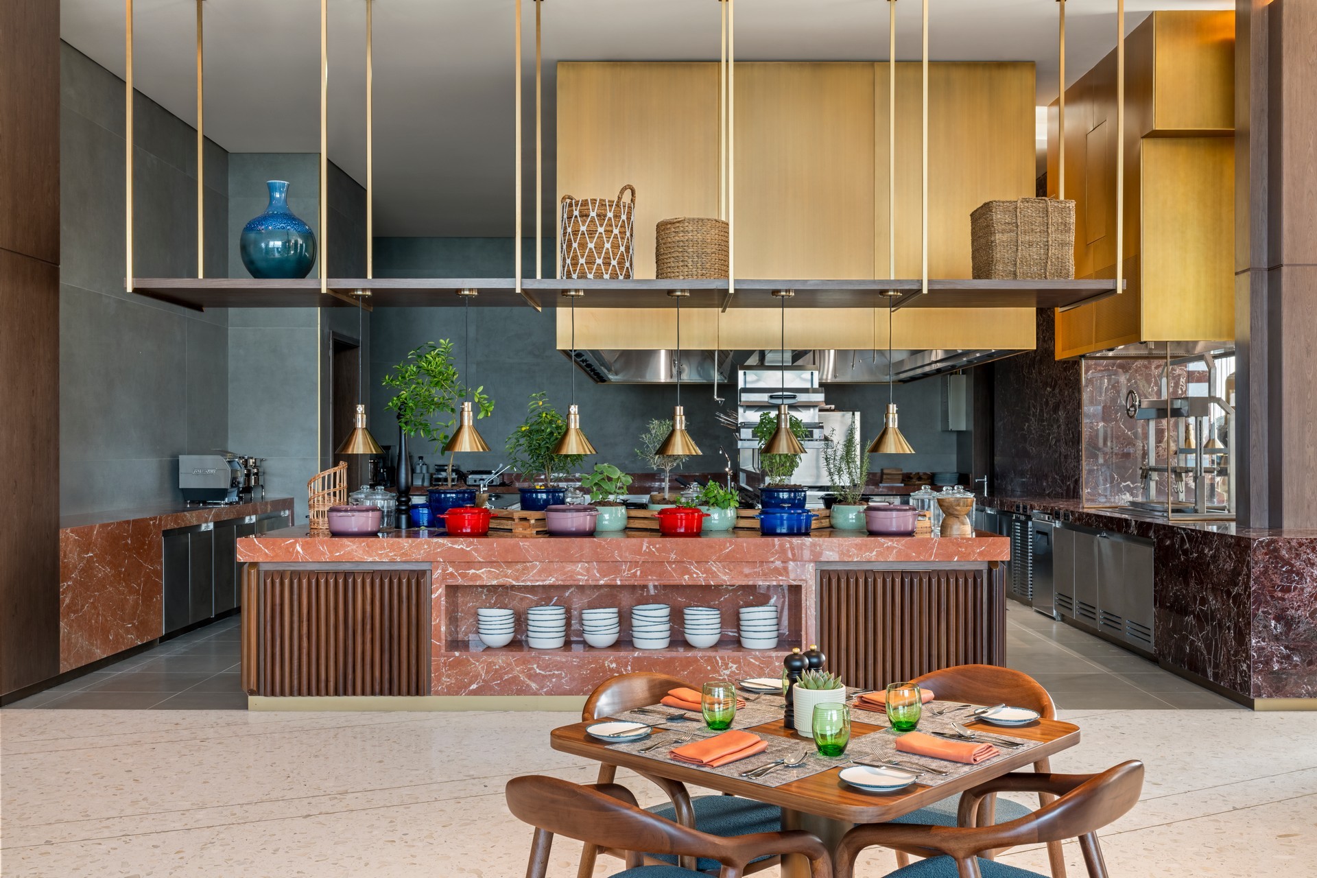 SO/ Ras Al Khaimah  22