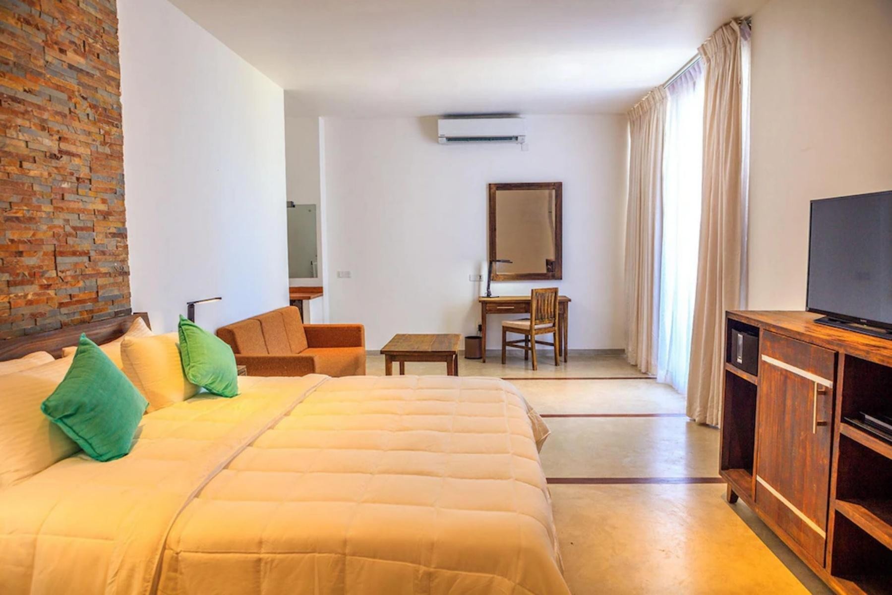 R Degrees Luxury Boutique Hotel 6