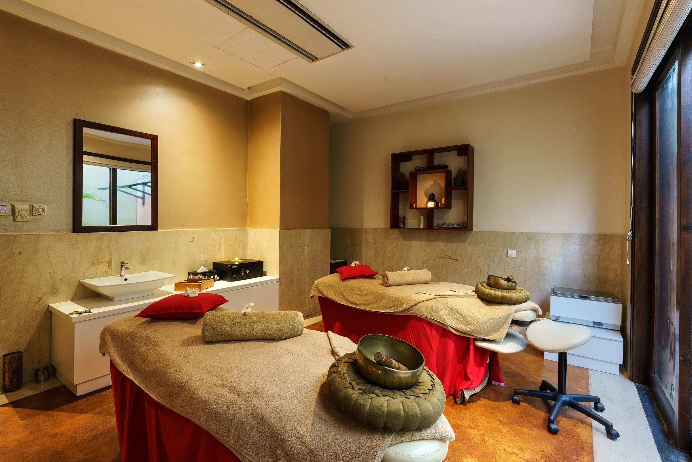 The Fortress Resort and Spa 10