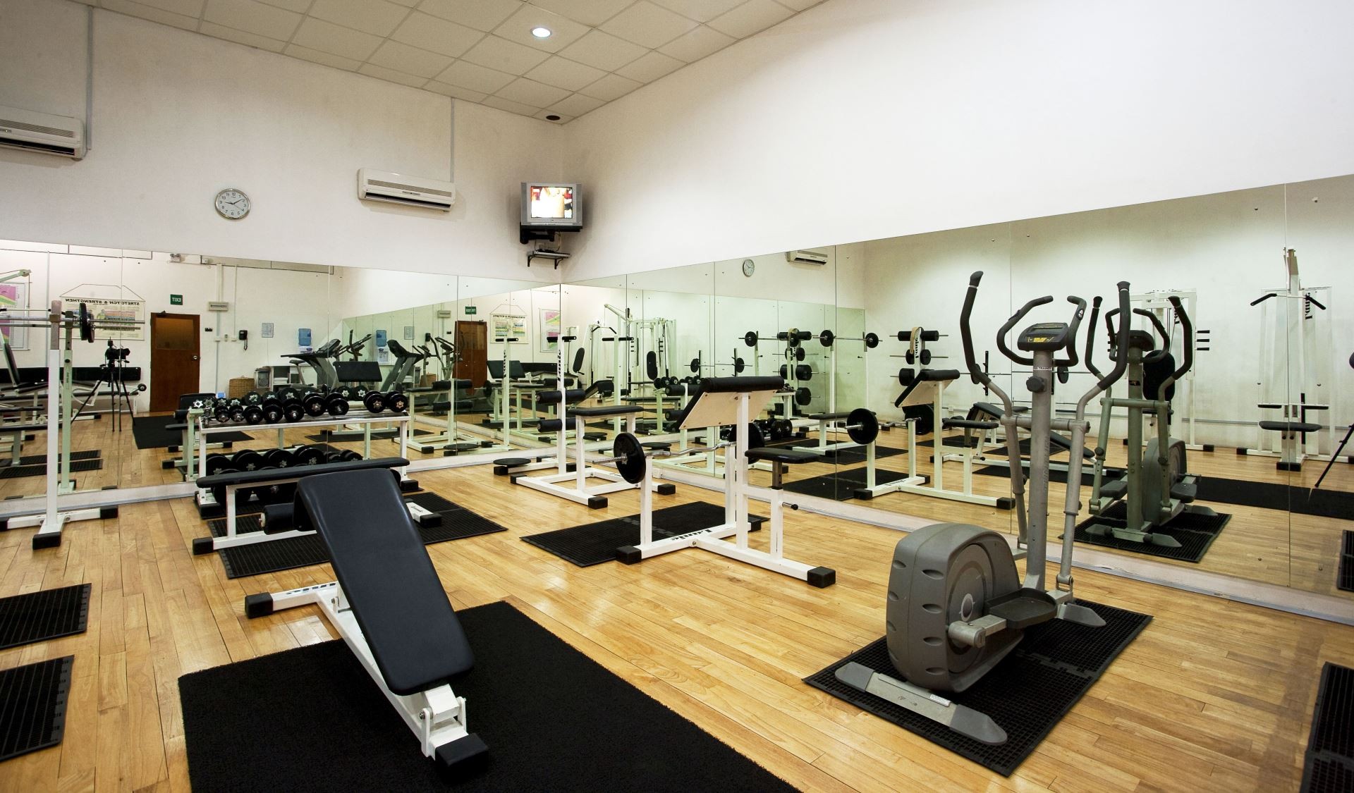 Club Hotel Dolphin 10