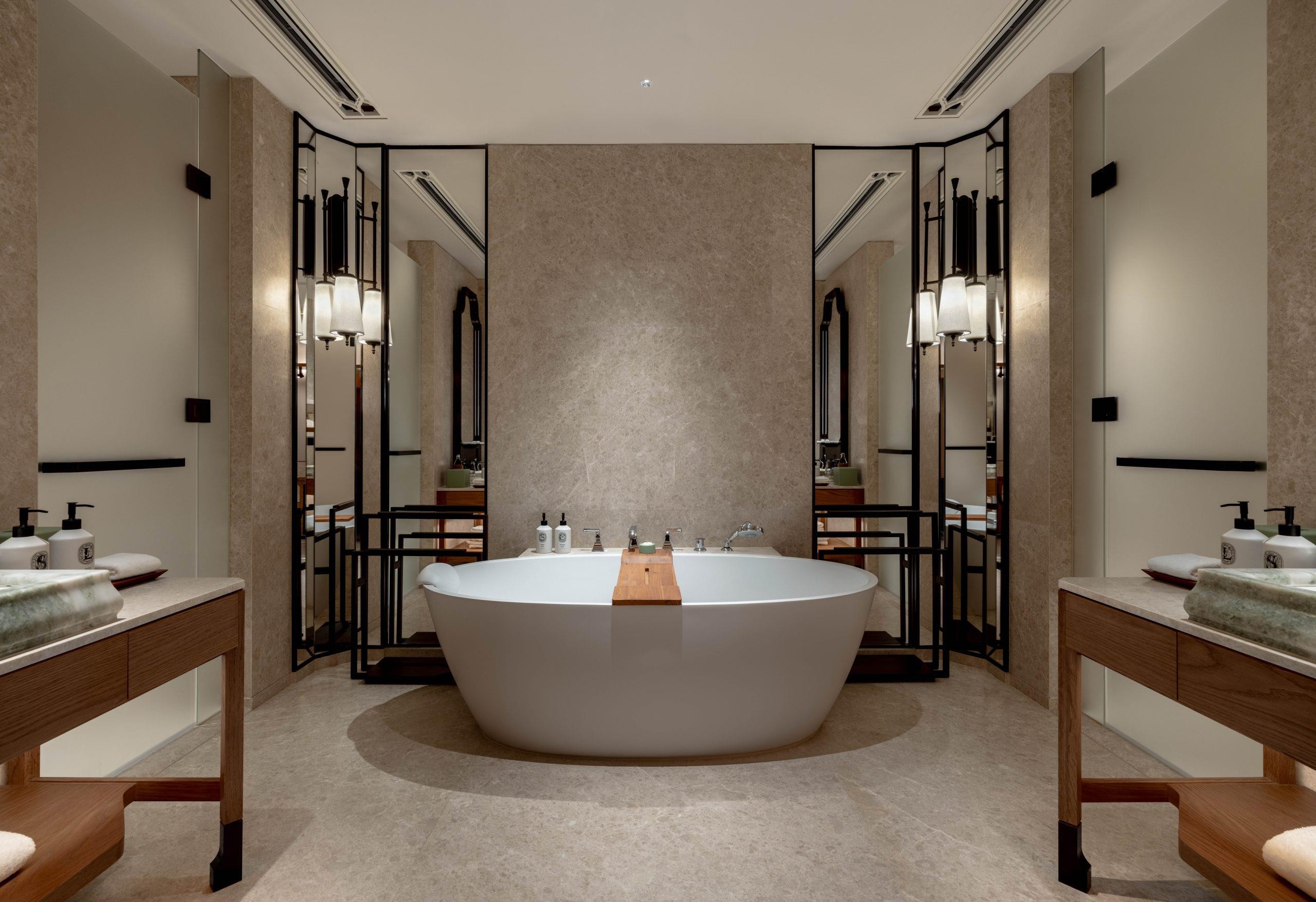 Dusit Thani Bangkok 12