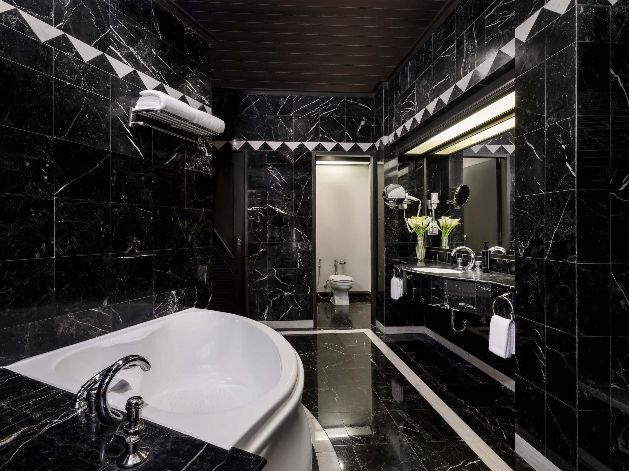 Grand Mercure Bangkok Atrium 10