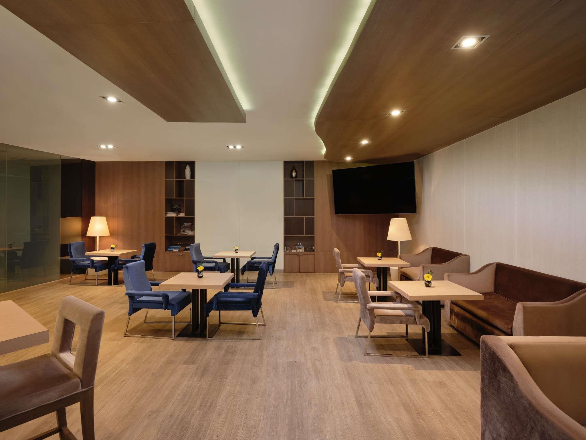 Novotel Bangkok on Siam Square 12