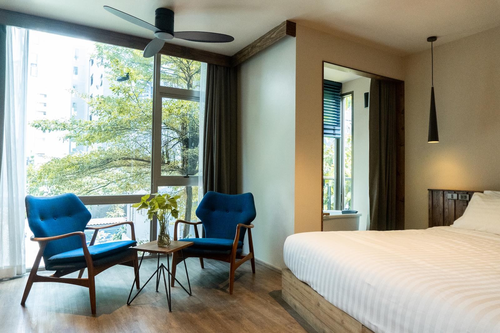 Tints Of Blue Hotel 6