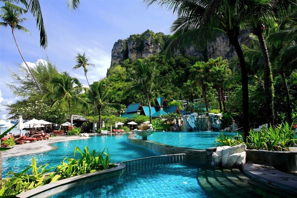Centara Grand Beach Resort and Villas Krabi  6