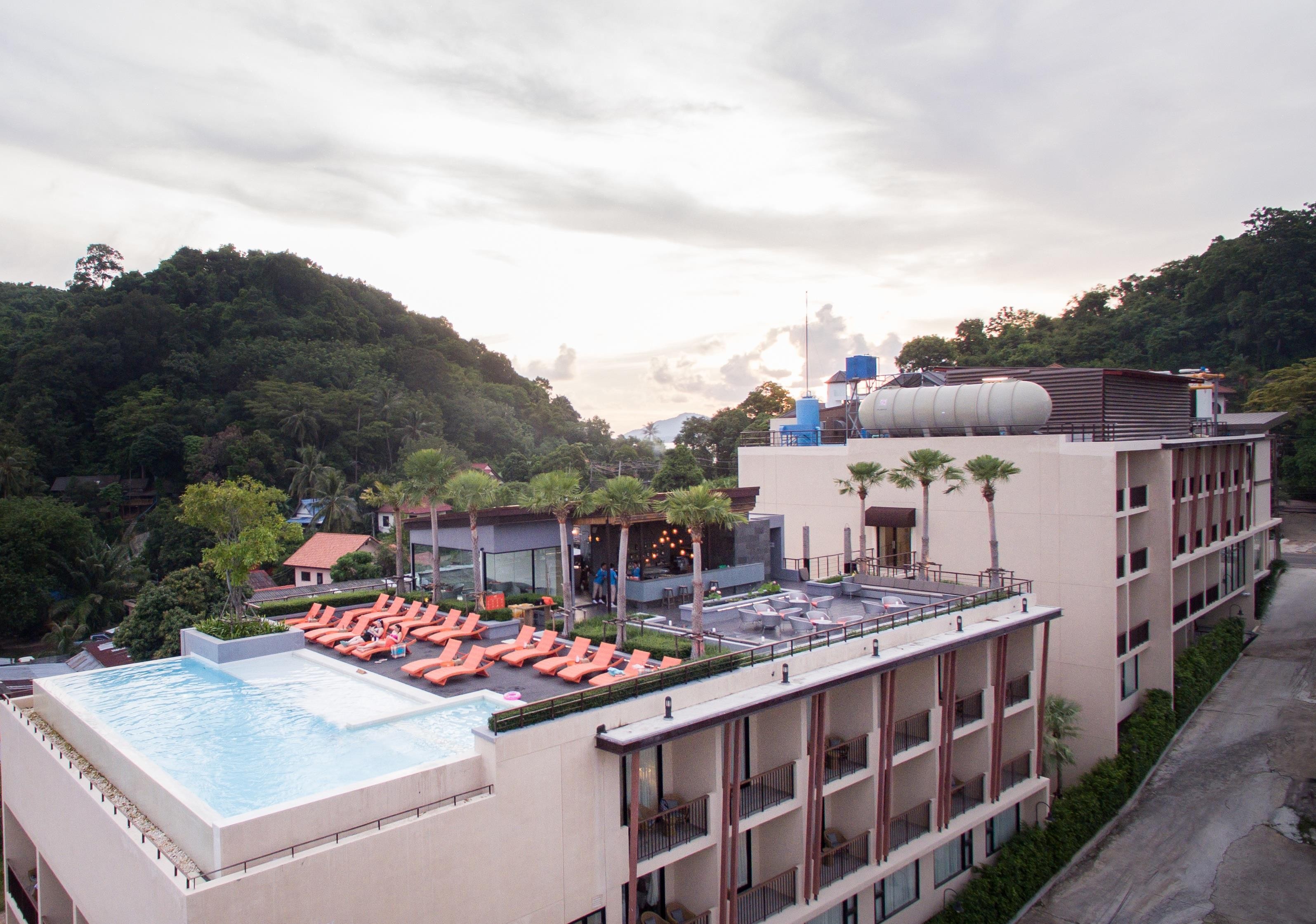 Bandara Phuket Beach Resort