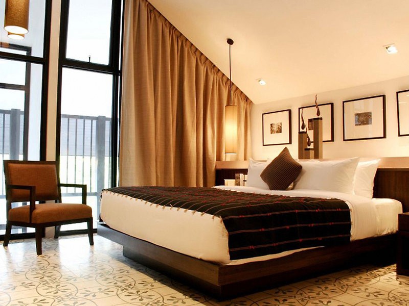 Outrigger Surin Beach Resort (ex Manathai Surin Phuket) 12