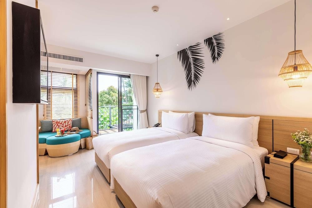 Outrigger Surin Beach Resort (ex Manathai Surin Phuket) 10