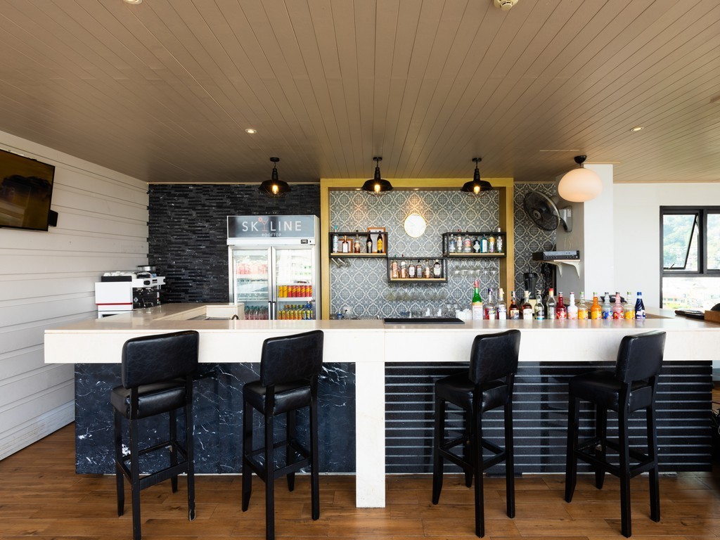 The Marina Phuket Hotel 9