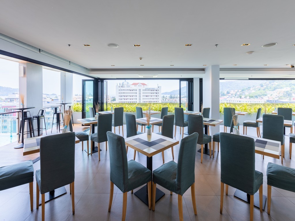 The Marina Phuket Hotel 8