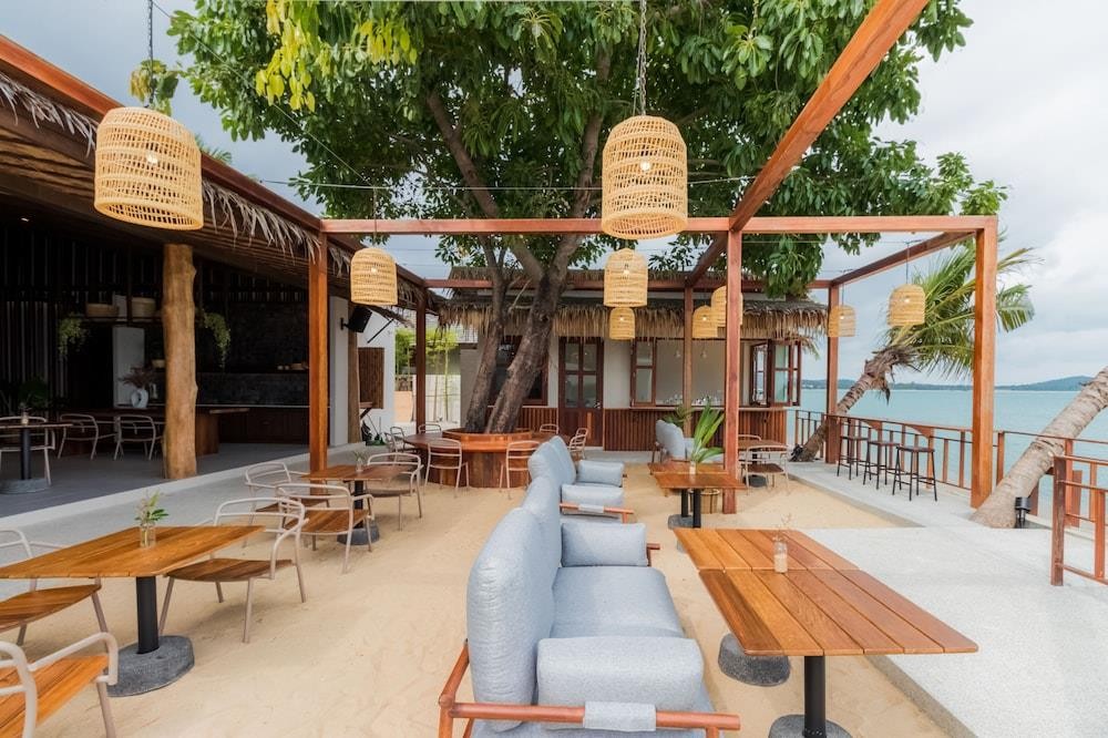 The Flow Samui Beach Resort 12