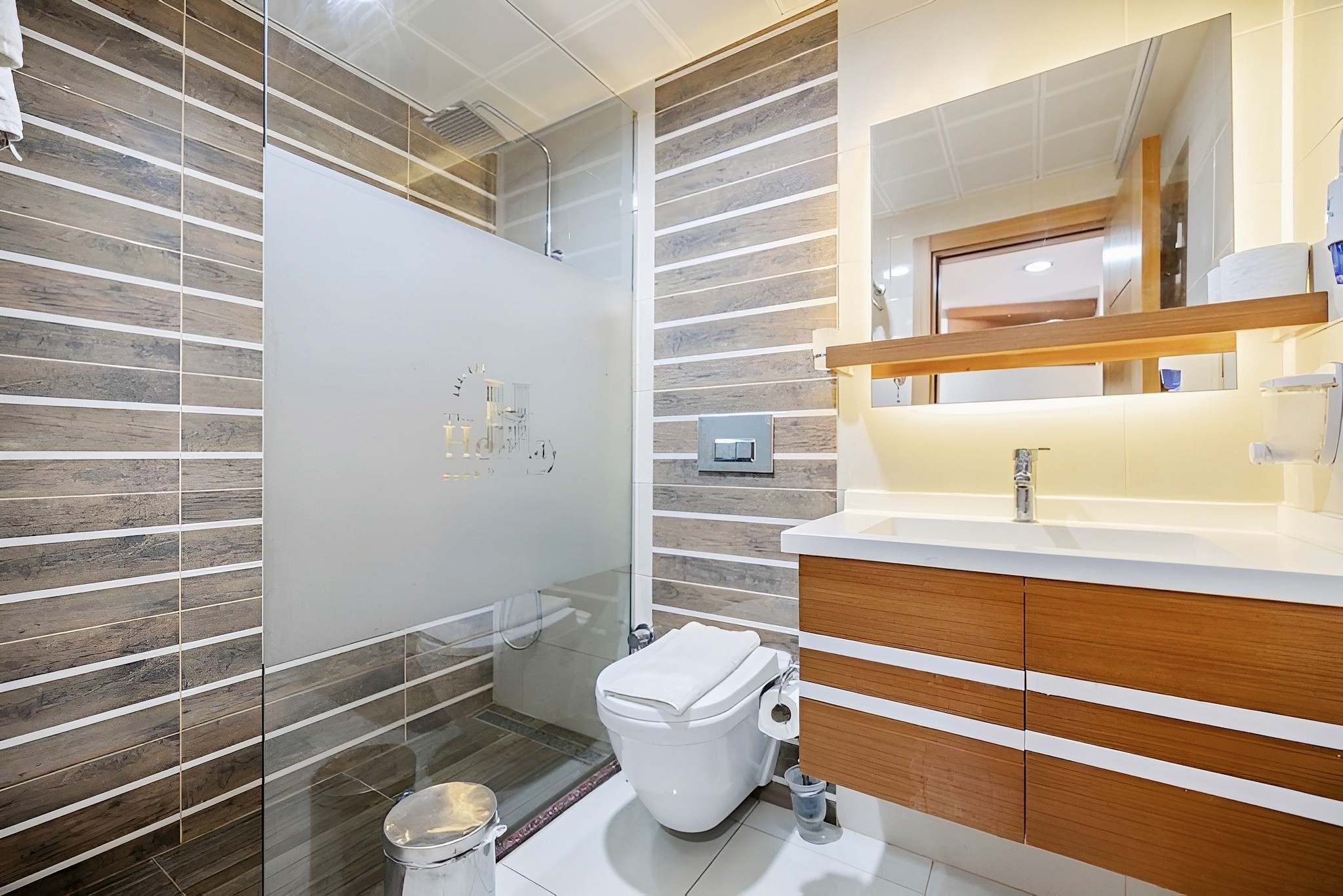 THE HOLIDAY RESORT 13