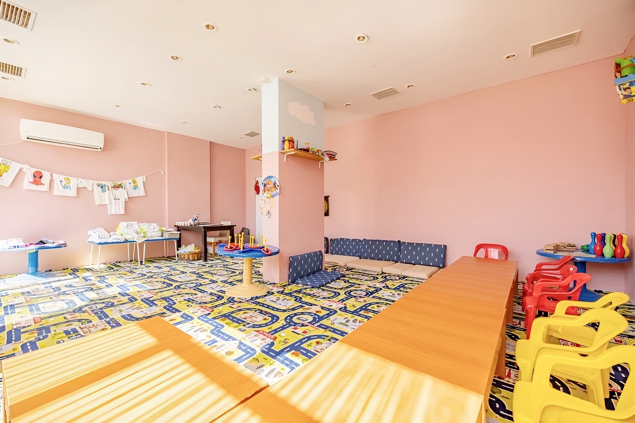 THE HOLIDAY RESORT 20