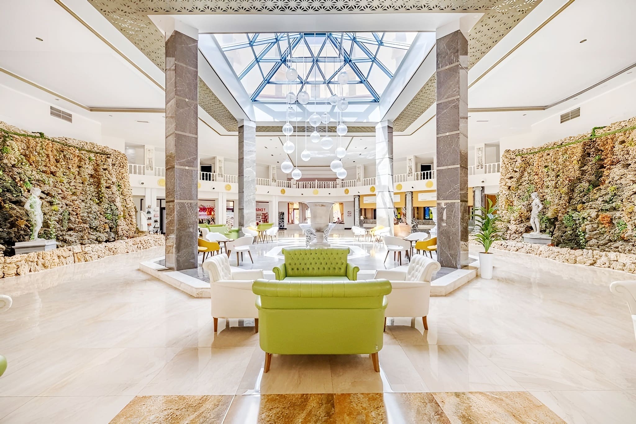 THE HOLIDAY RESORT 19