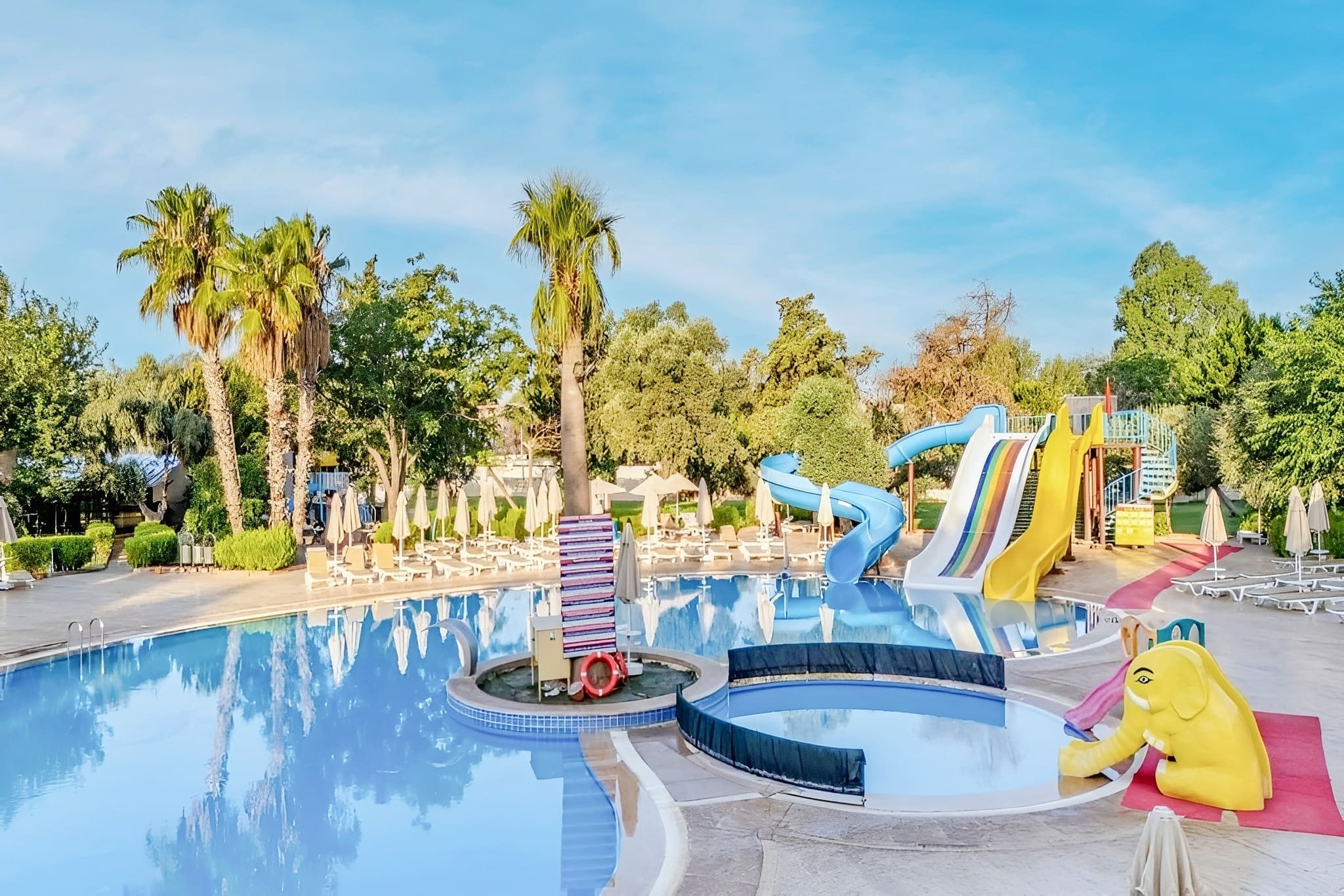 THE HOLIDAY RESORT 21