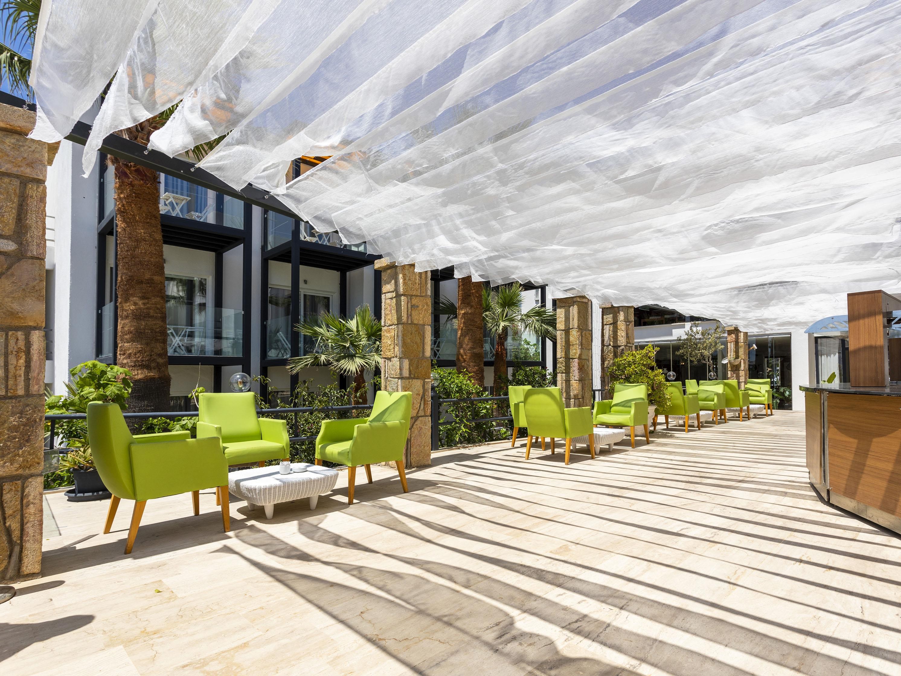 Charm Beach Hotel 12