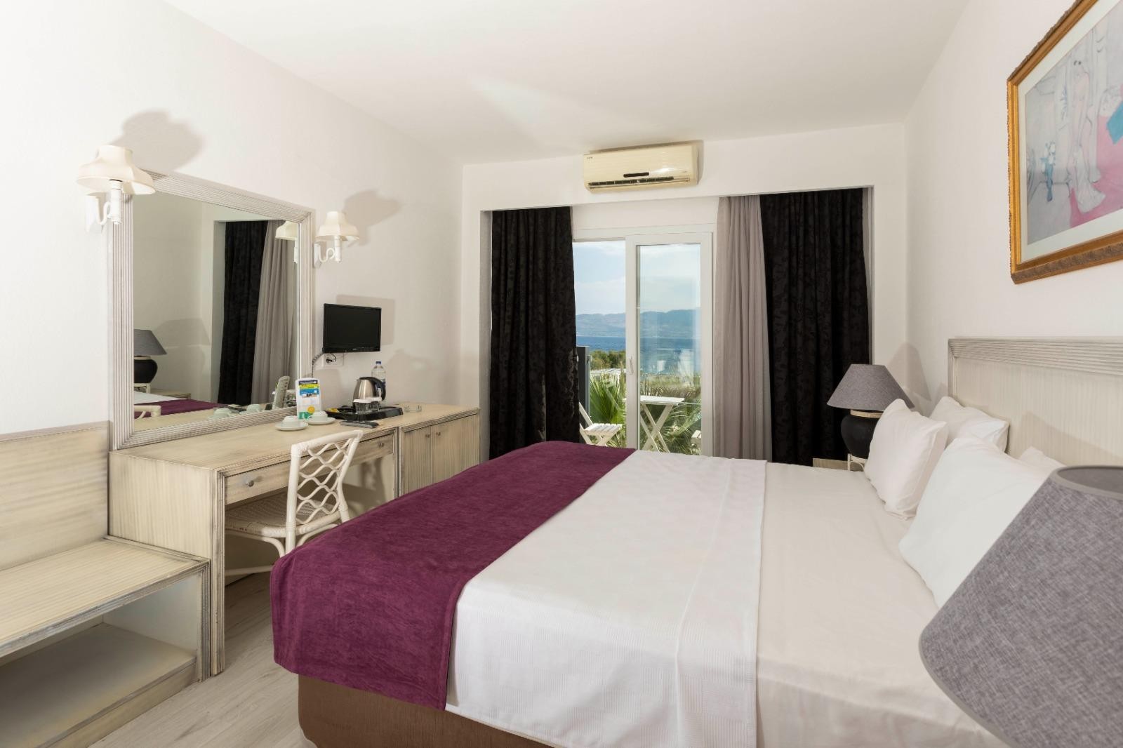 Charm Beach Hotel 14