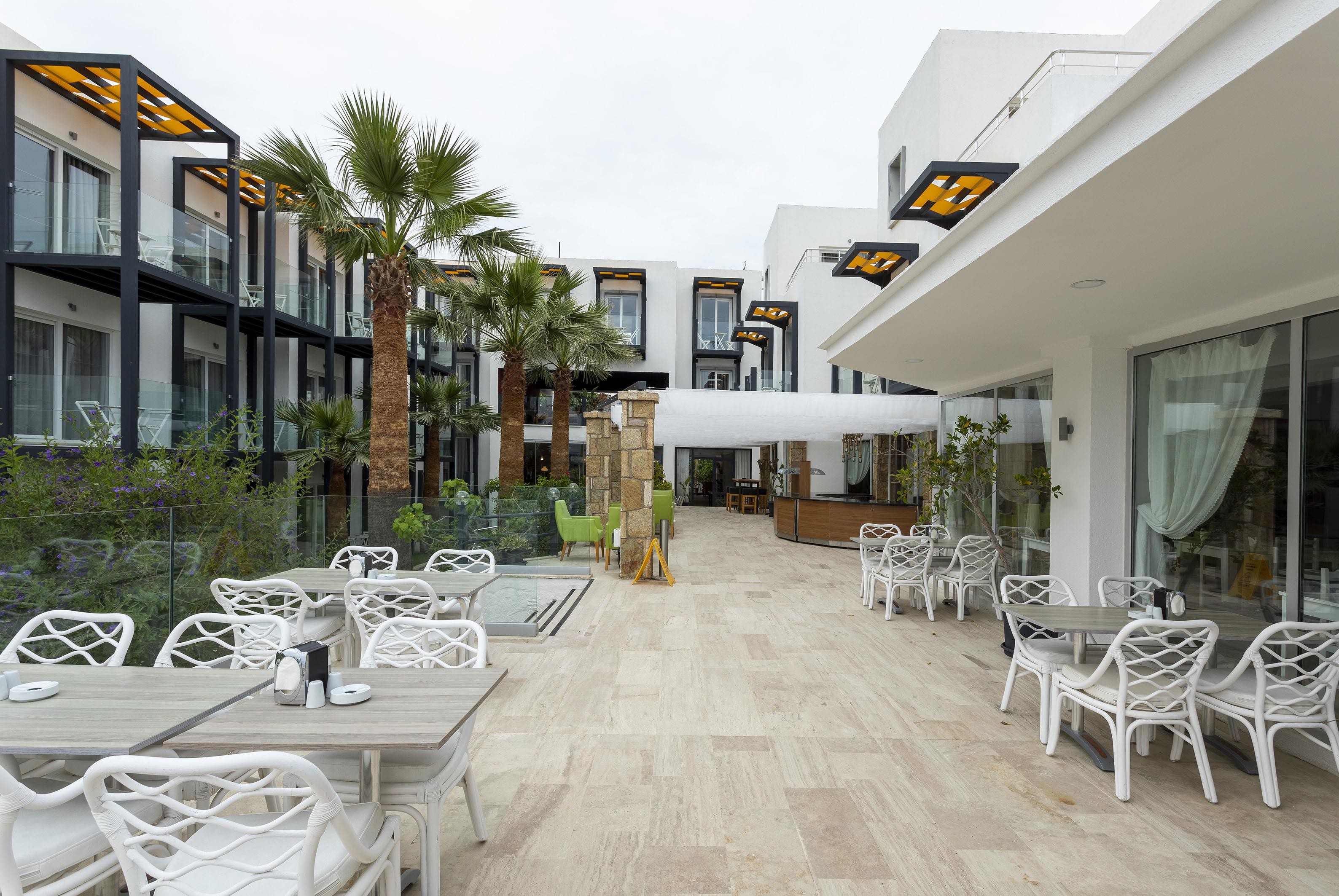 Charm Beach Hotel 25