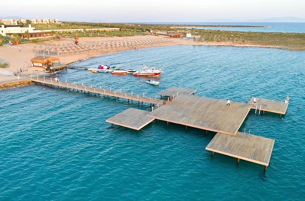 Aquasis De Luxe Resort and SPA 8