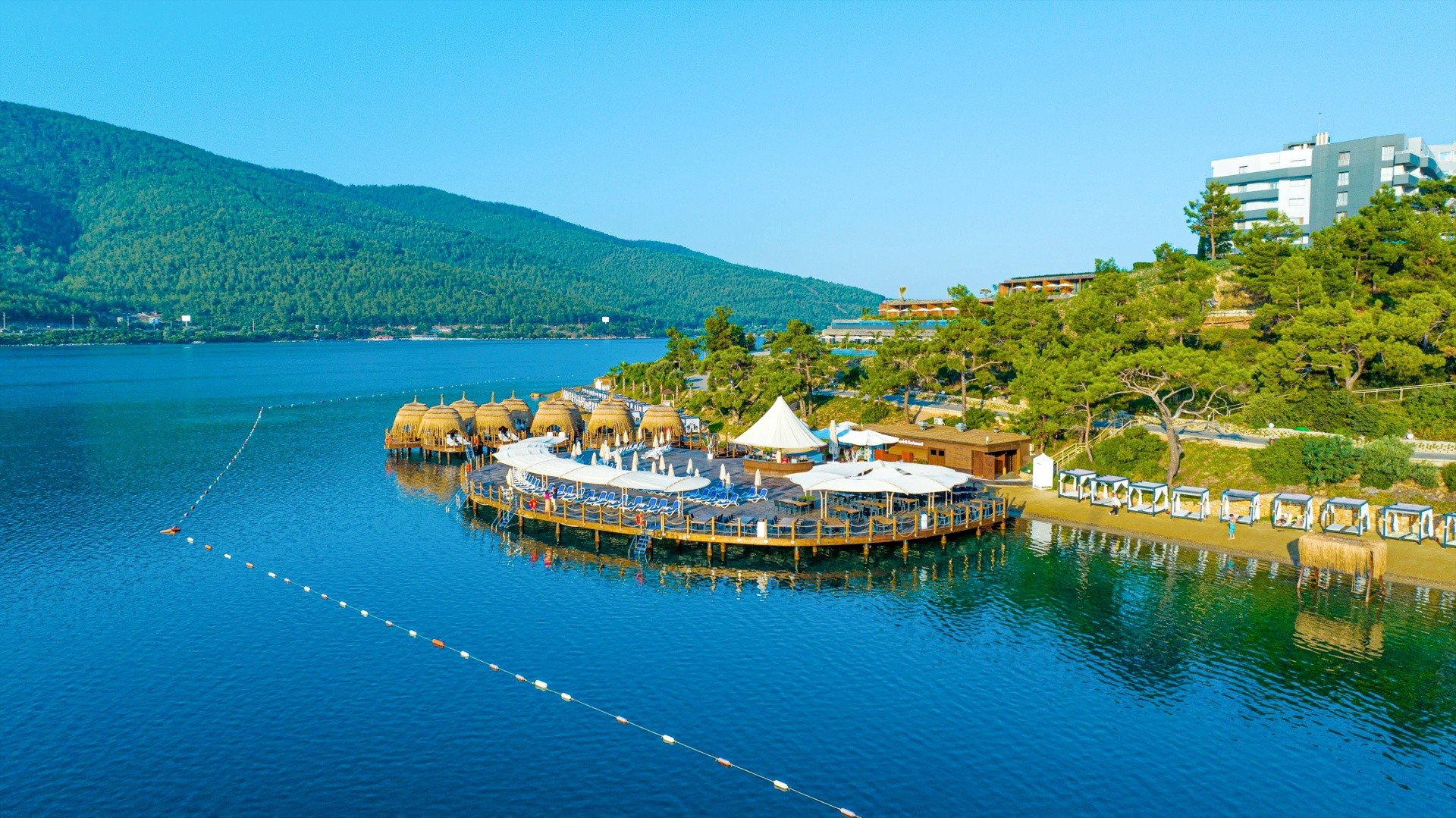 La Blanche Island 30