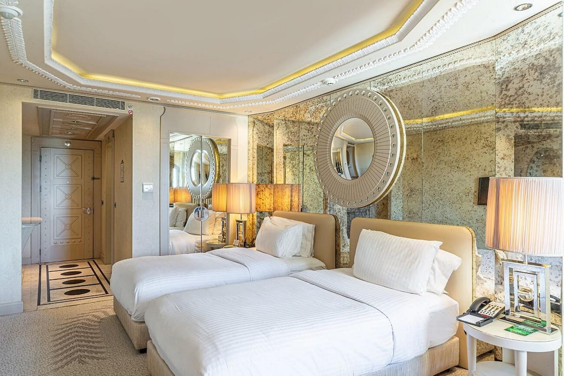 Wyndham Grand Istanbul Kalamis Marina Hotel