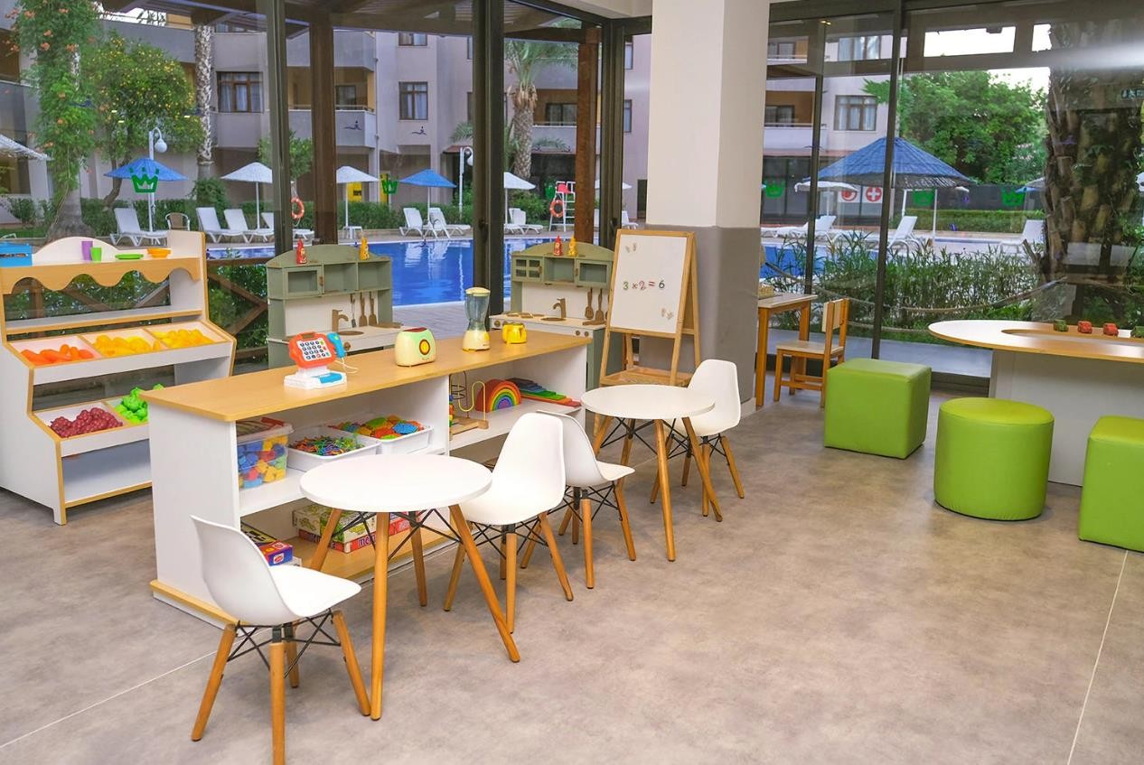 Utopia Resort And Residence 17