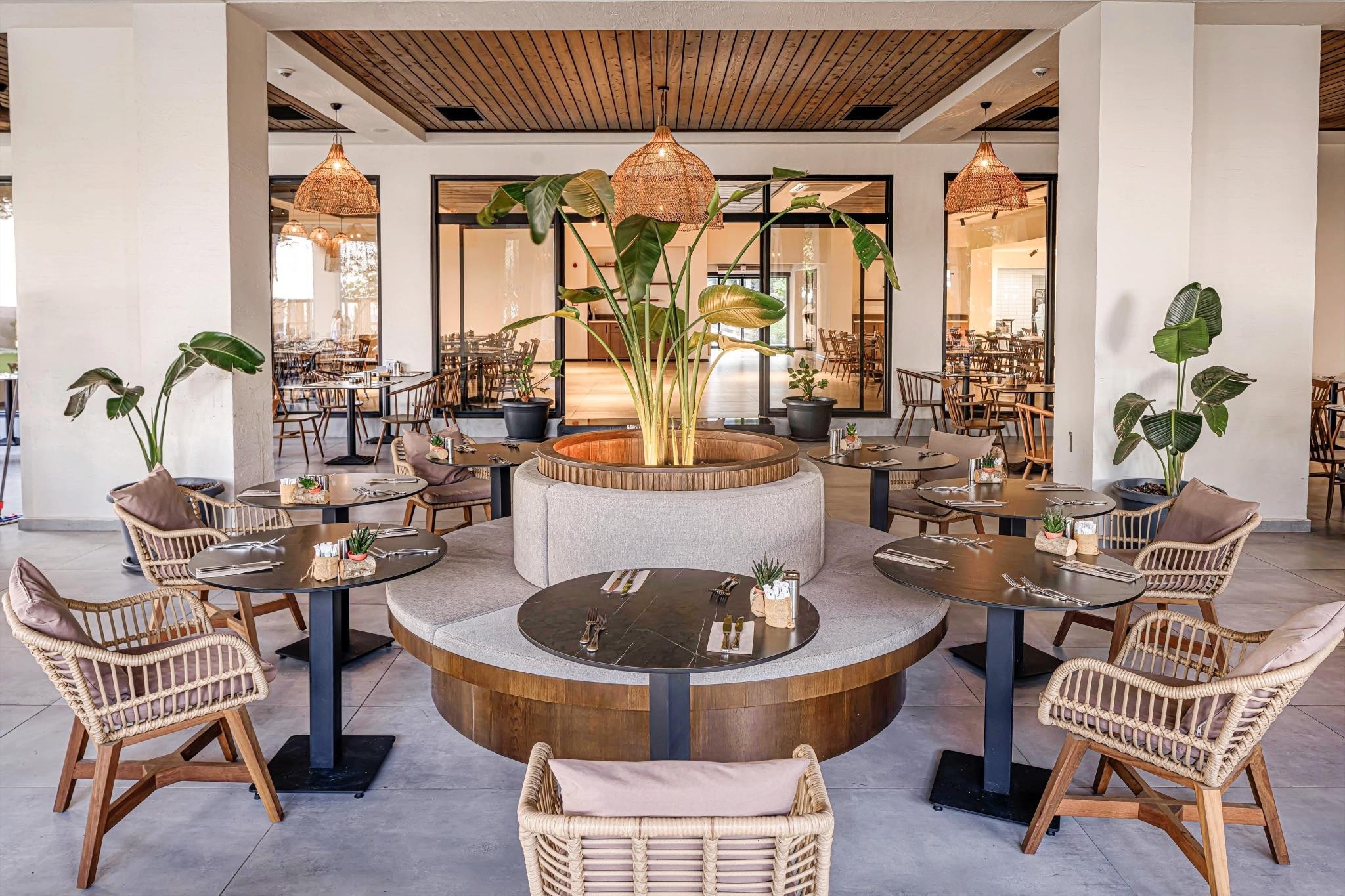 BALMY BEACH RESORT 9