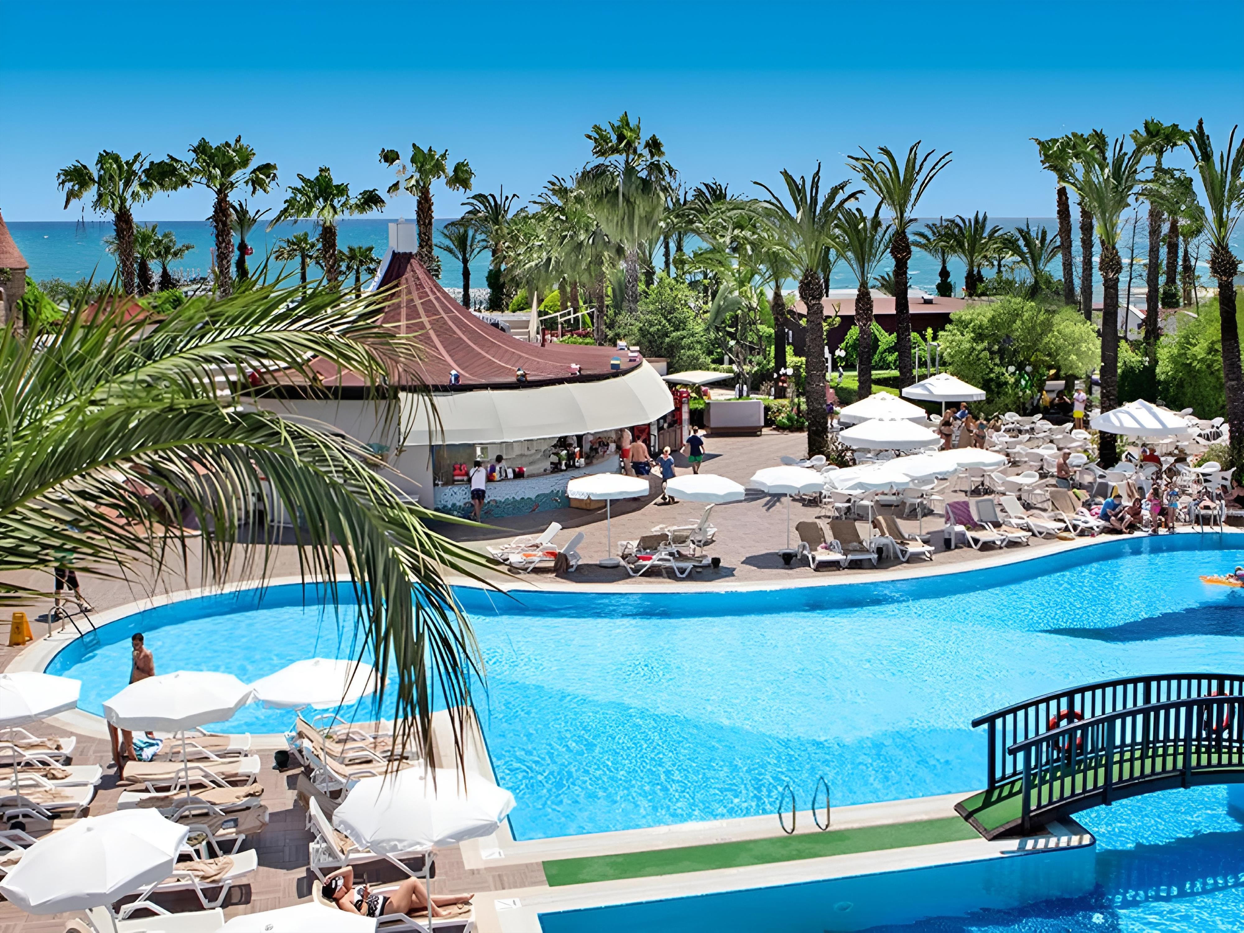 Aydinbey Famous Resort