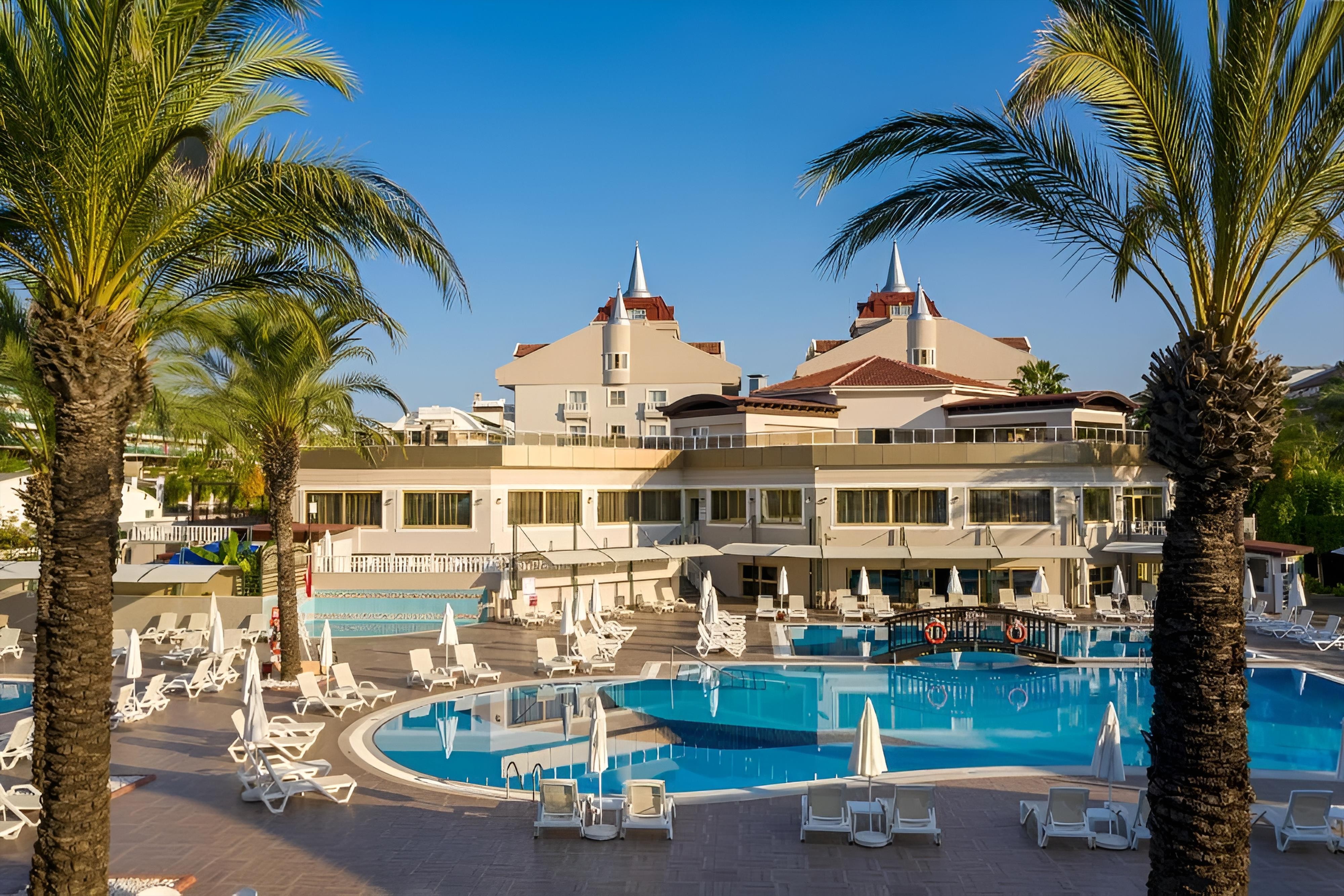 Aydinbey Famous Resort