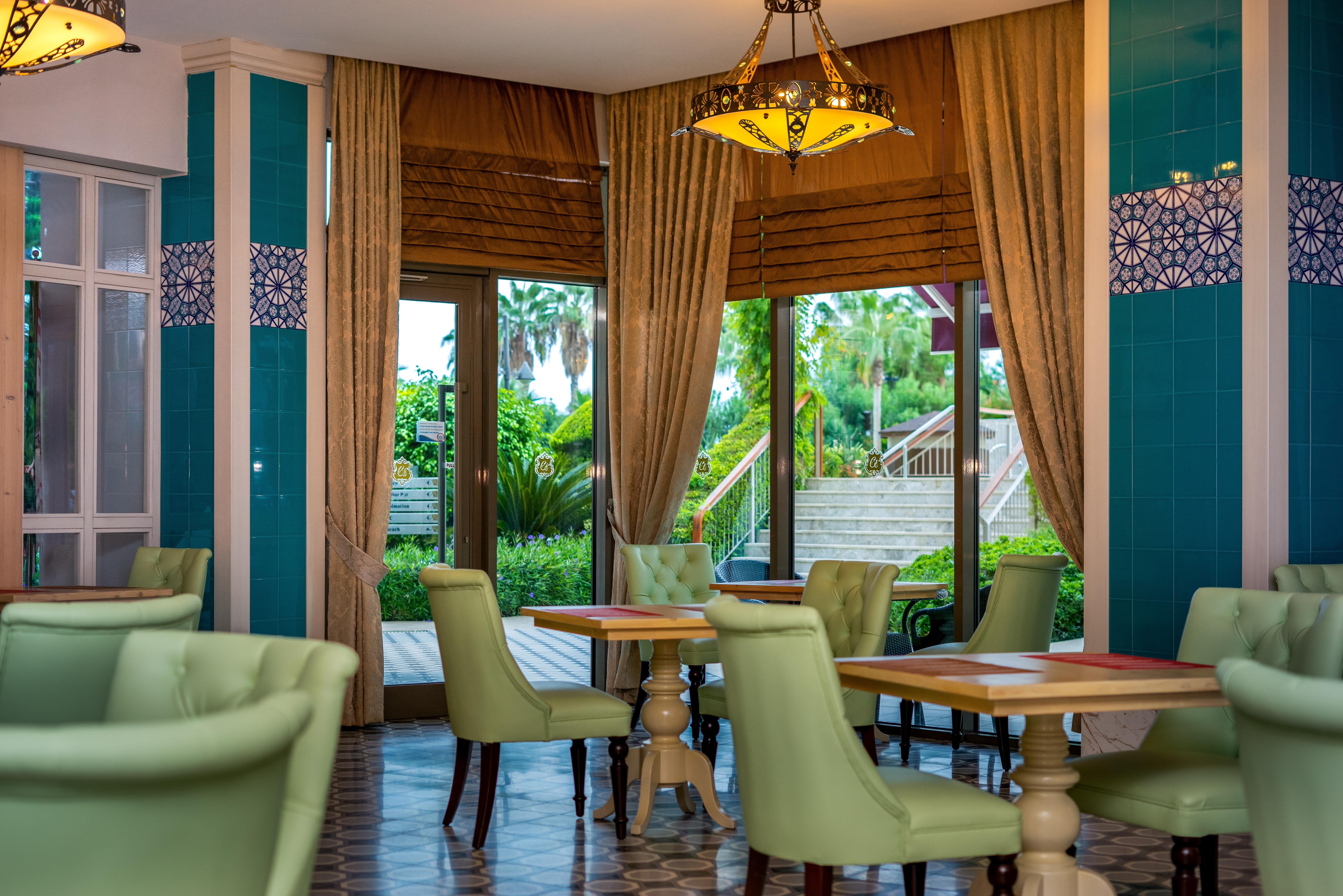 Commodore Elite Suites  16