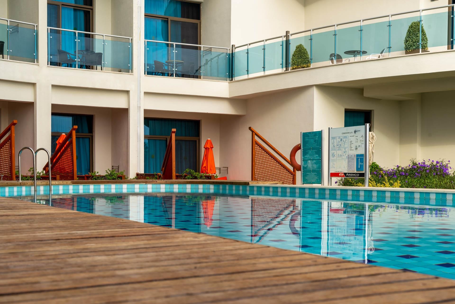 Commodore Elite Suites  21