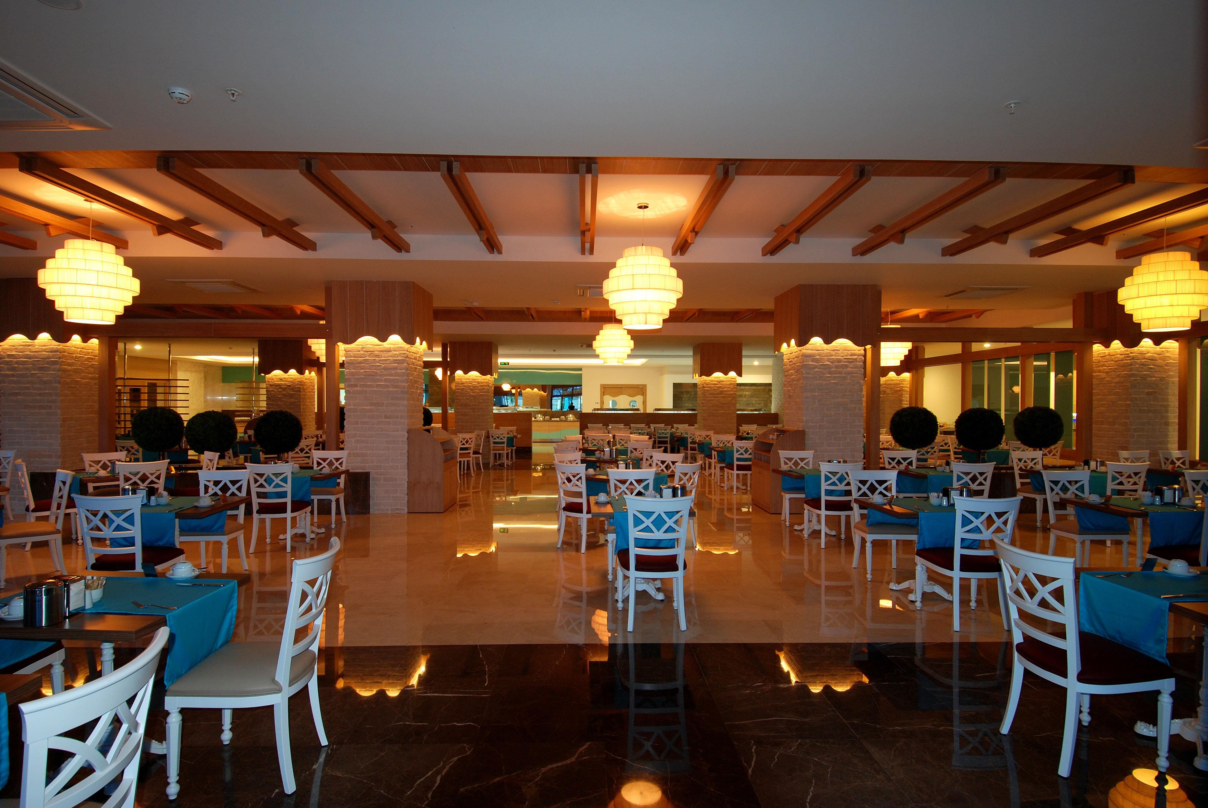 Commodore Elite Suites  9