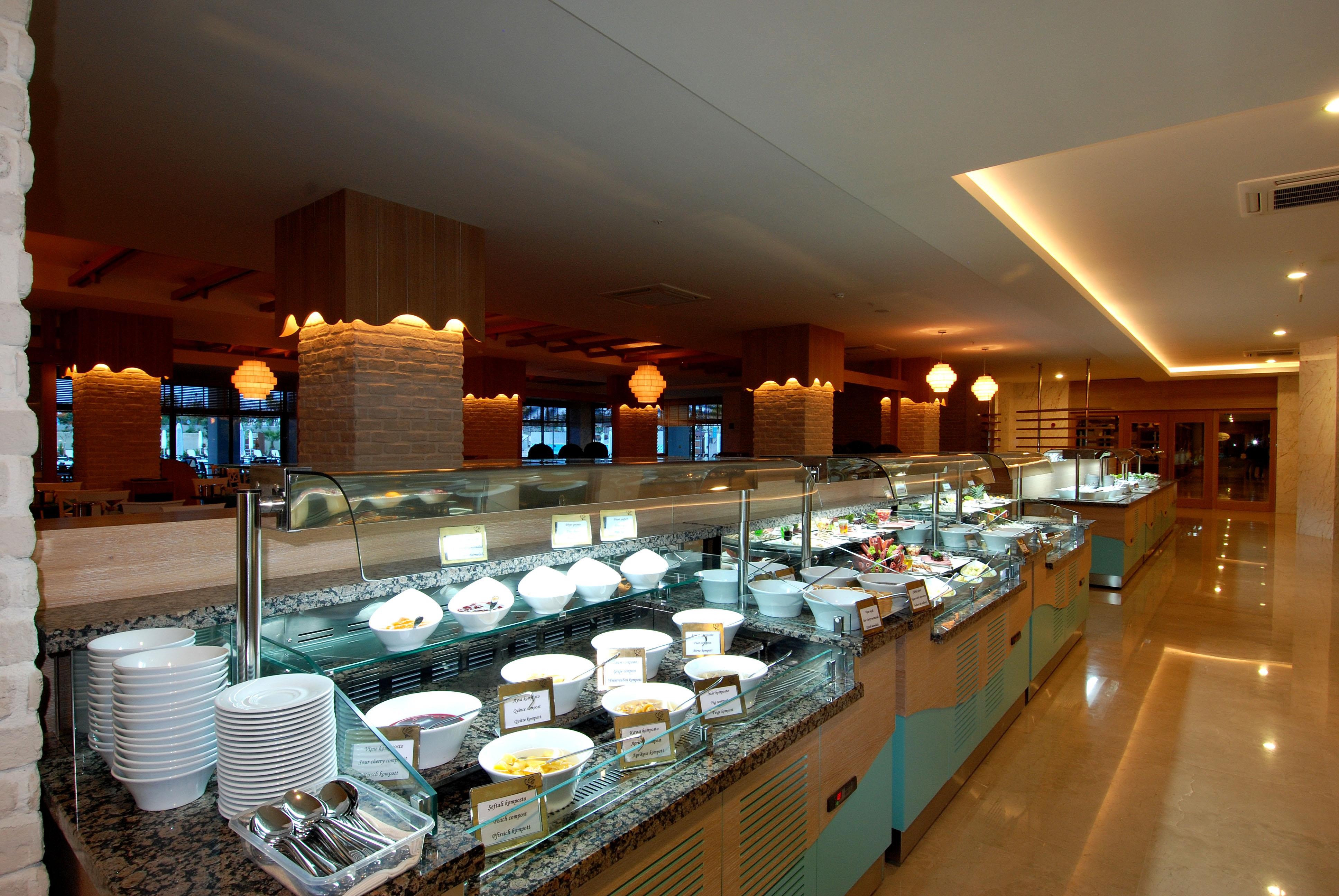 Commodore Elite Suites  10