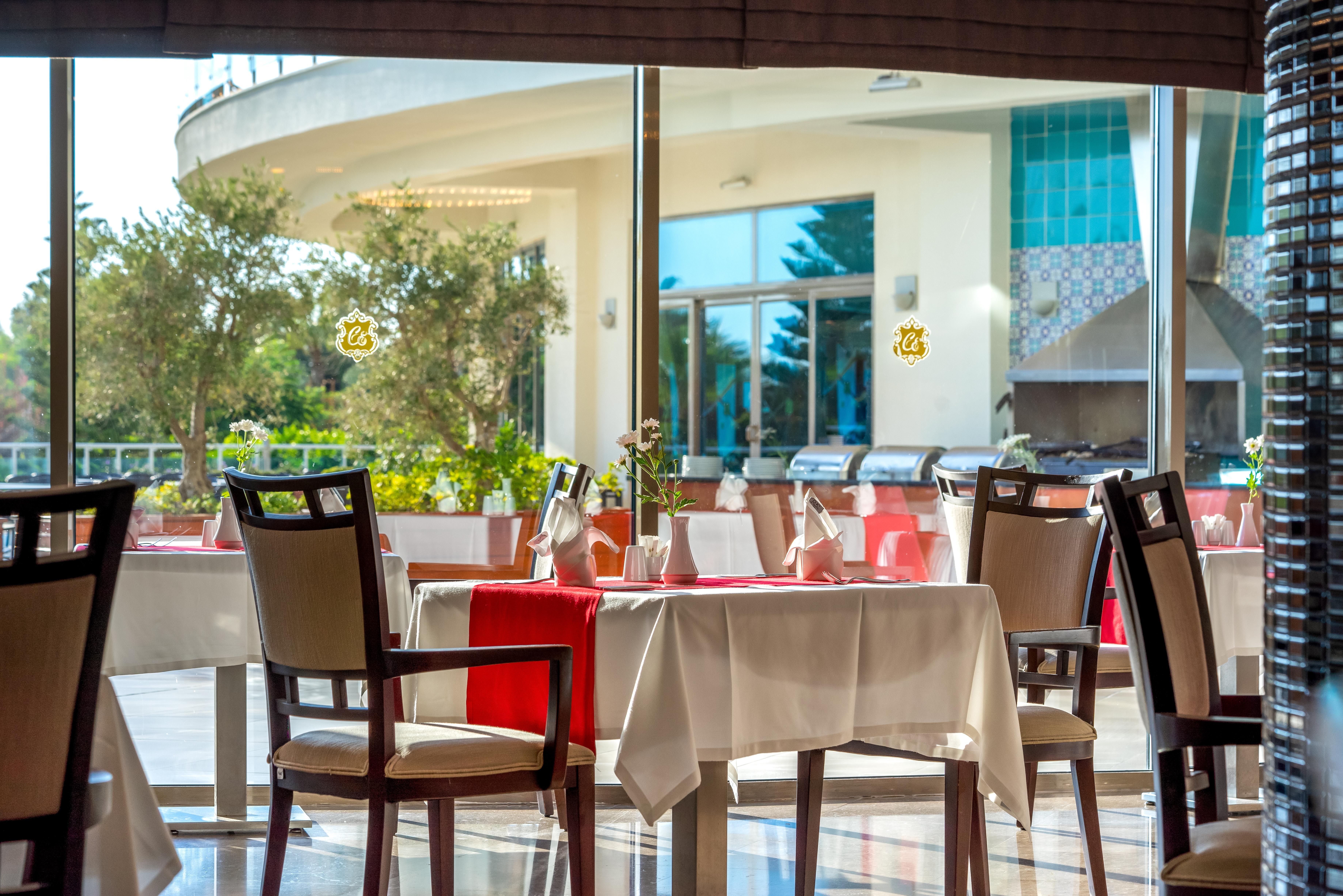 Commodore Elite Suite and Spa 12