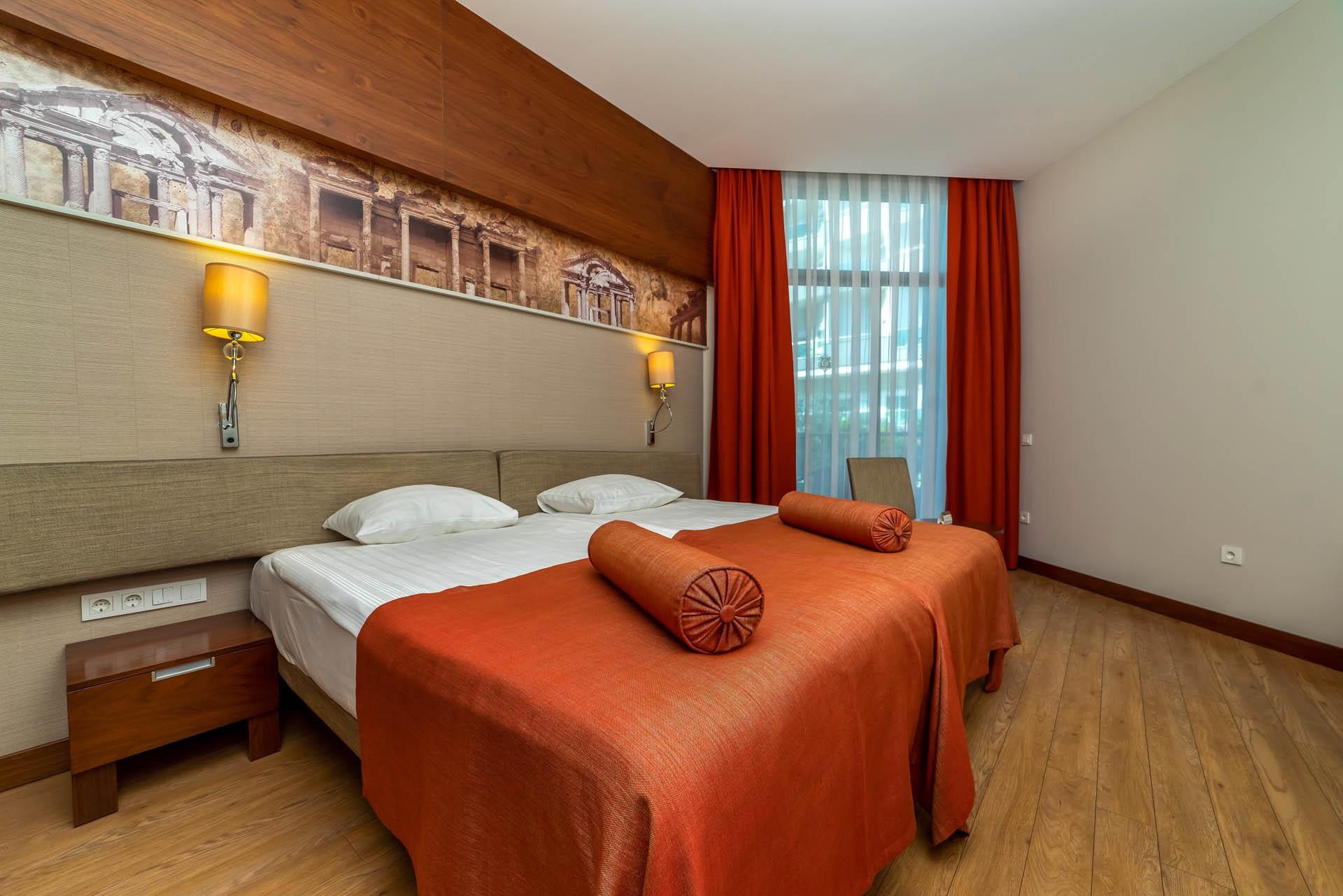 Commodore Elite Suite and Spa 17