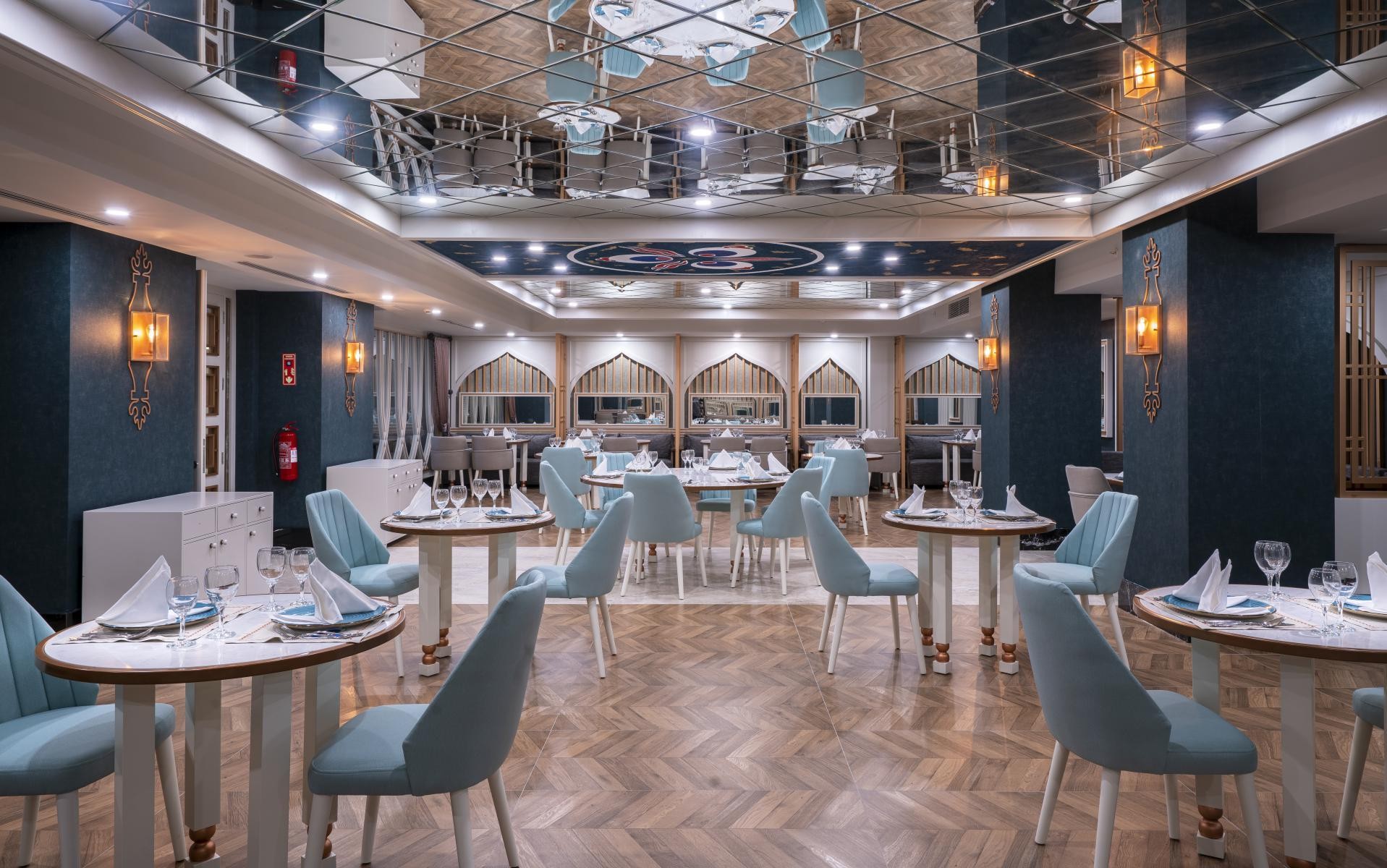 DIAMOND DELUXE HOTEL 11