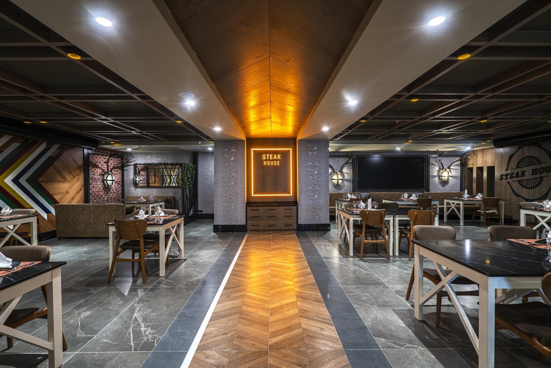 DIAMOND DELUXE HOTEL 12