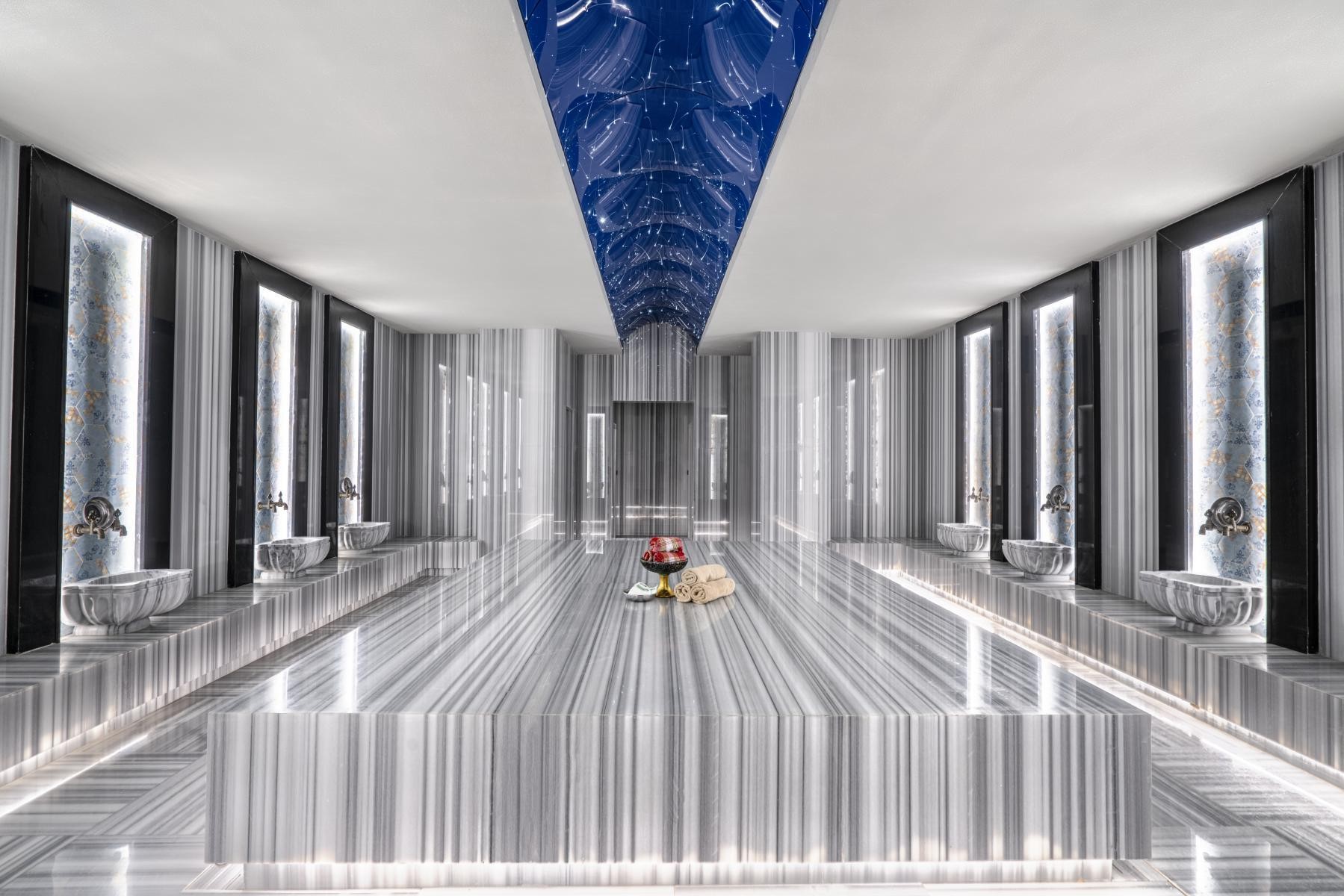 DIAMOND DELUXE HOTEL 17