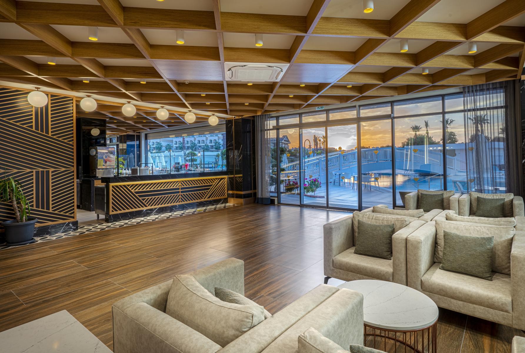 DIAMOND DELUXE HOTEL 20