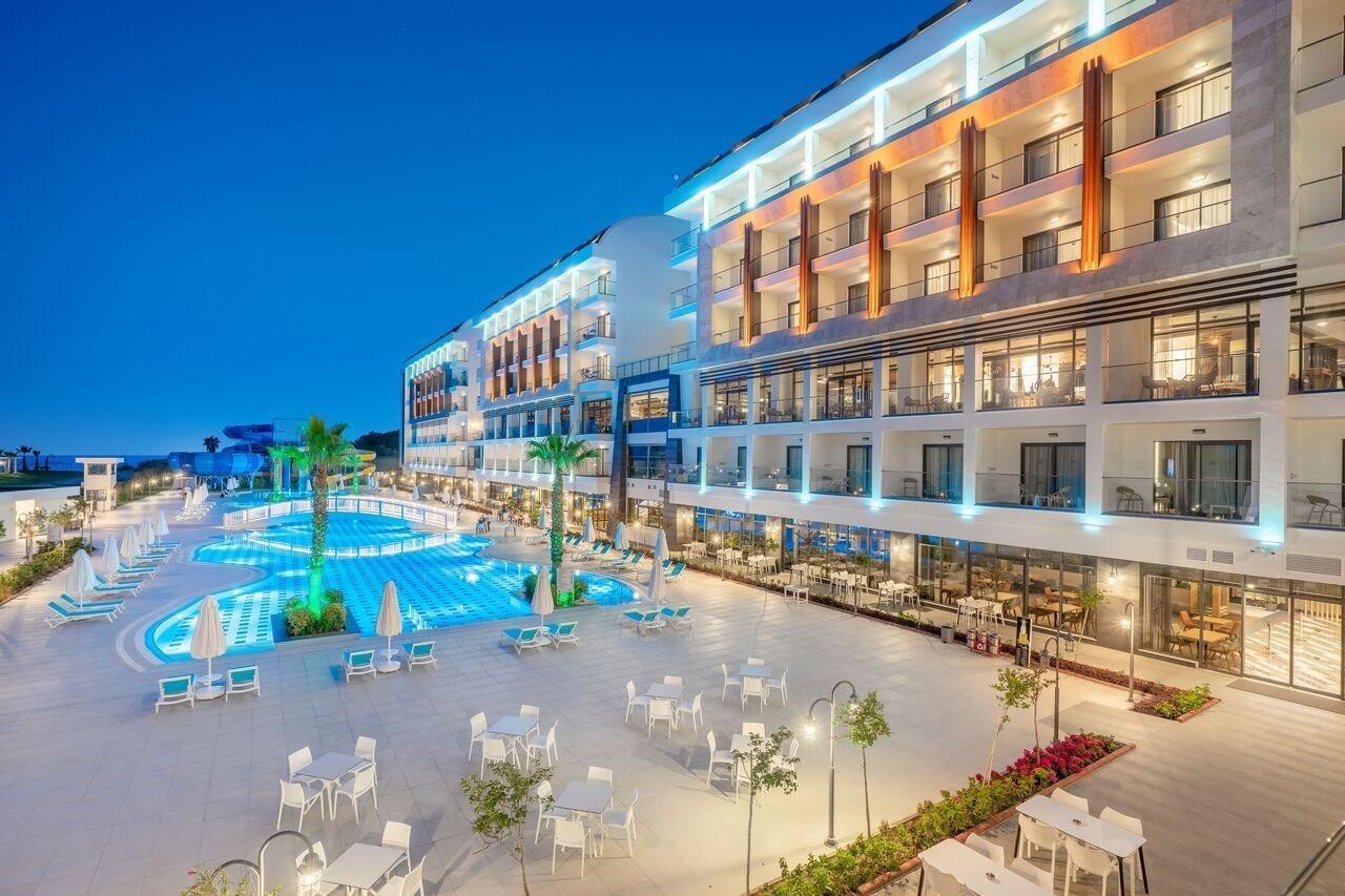 DIAMOND DELUXE HOTEL 3