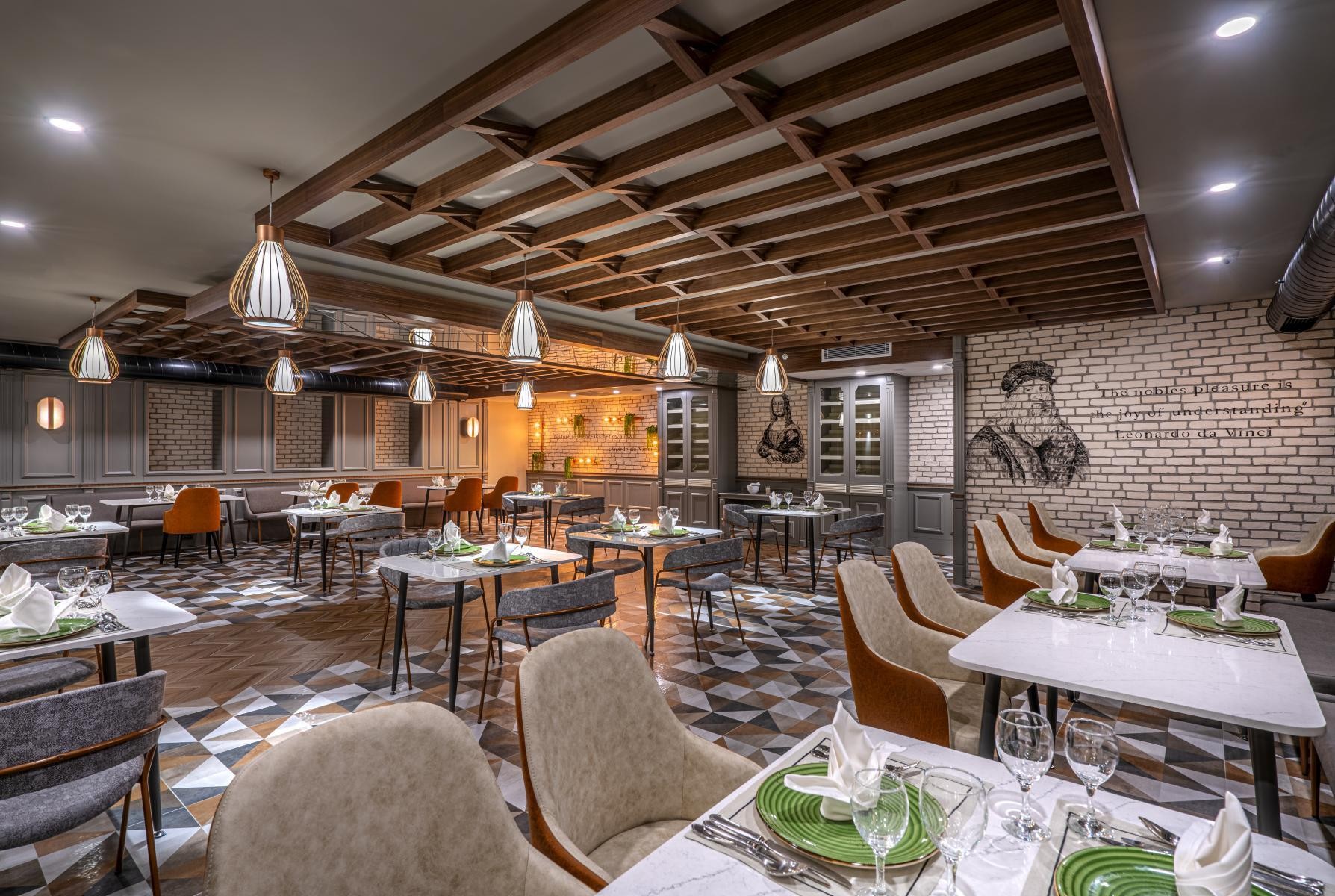 DIAMOND DELUXE HOTEL 10