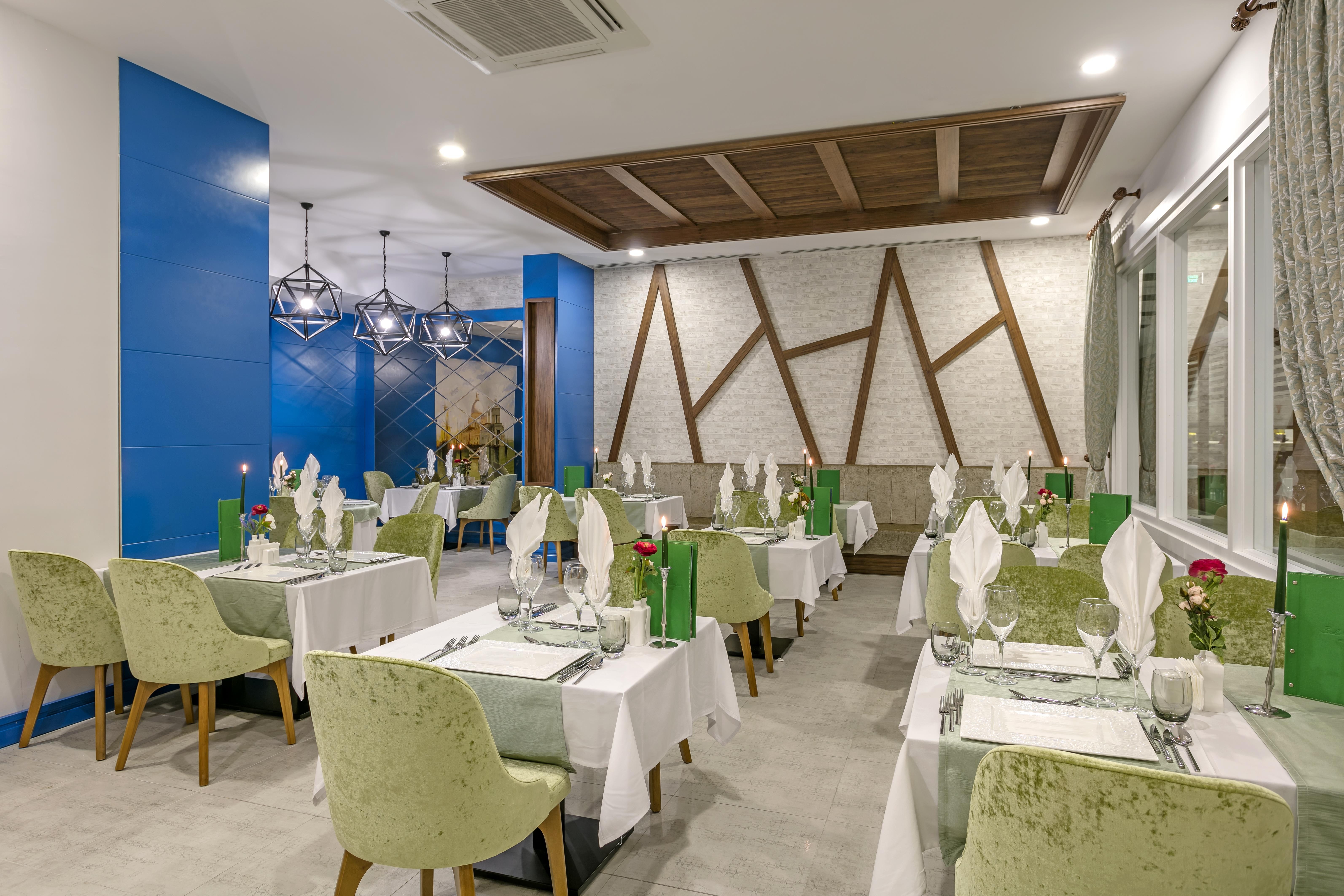 GLAMOUR RESORT & SPA 22